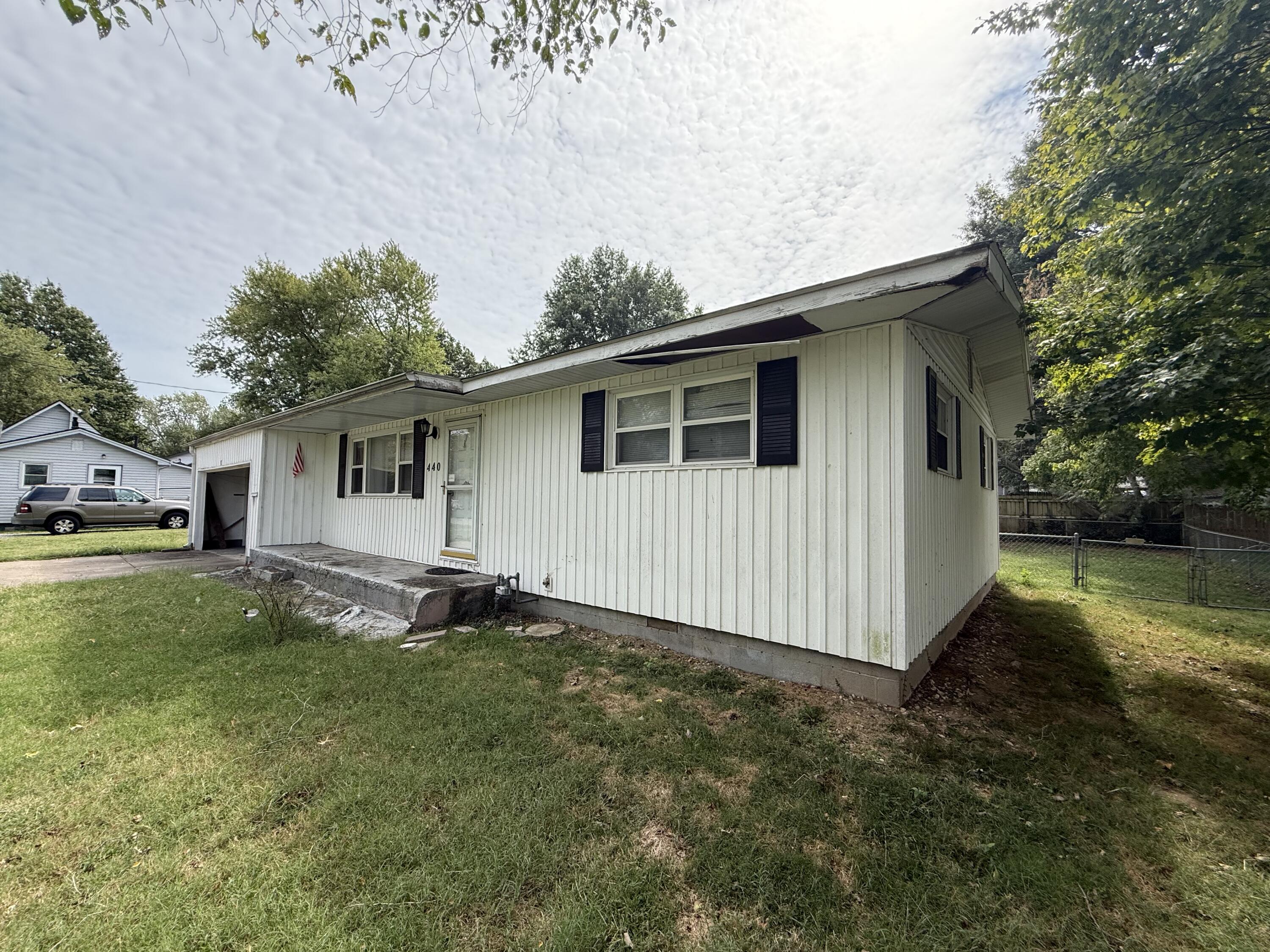 440 W Olive Street, Republic MO 65738