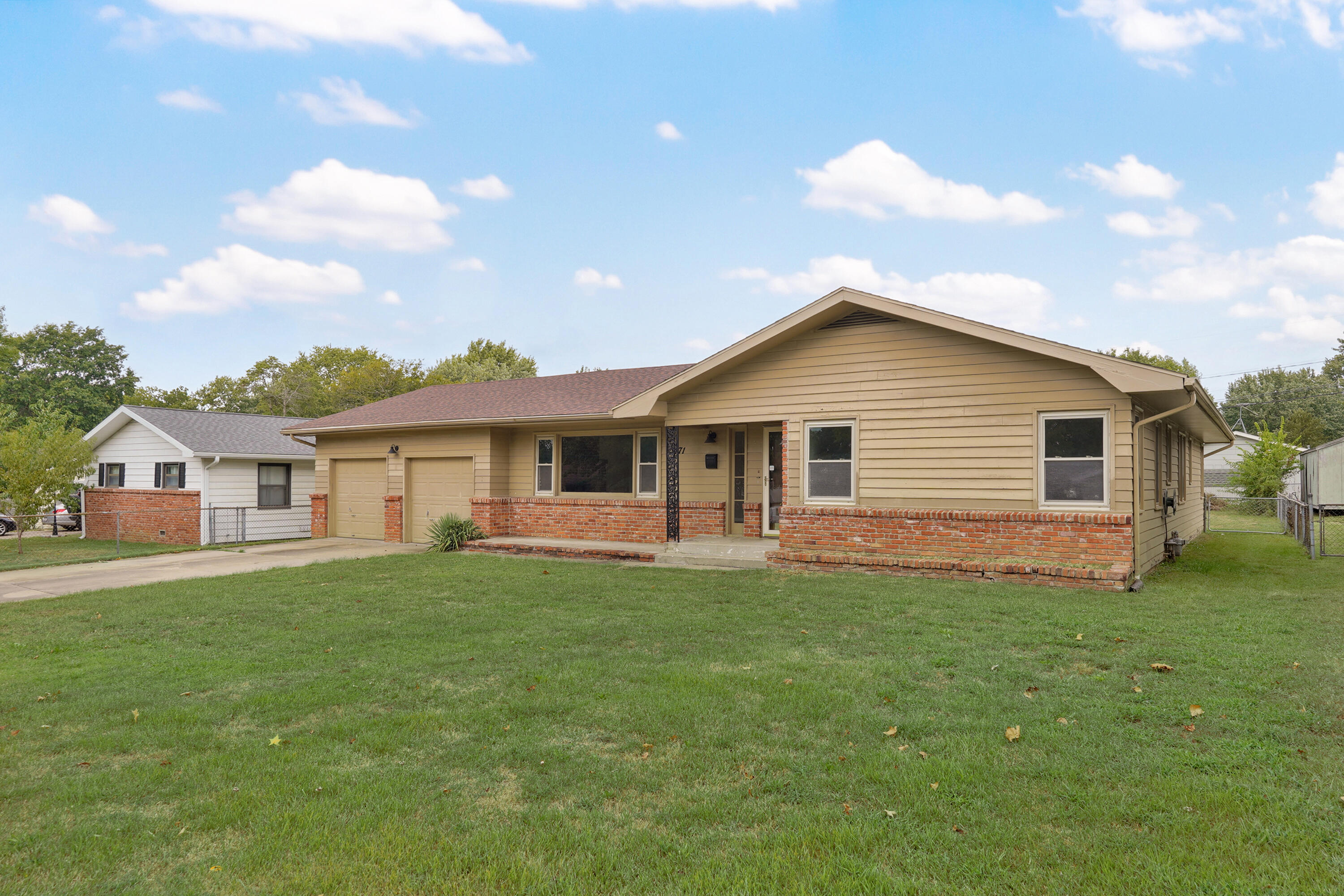 3171 E Linwood Street, Springfield MO 65804