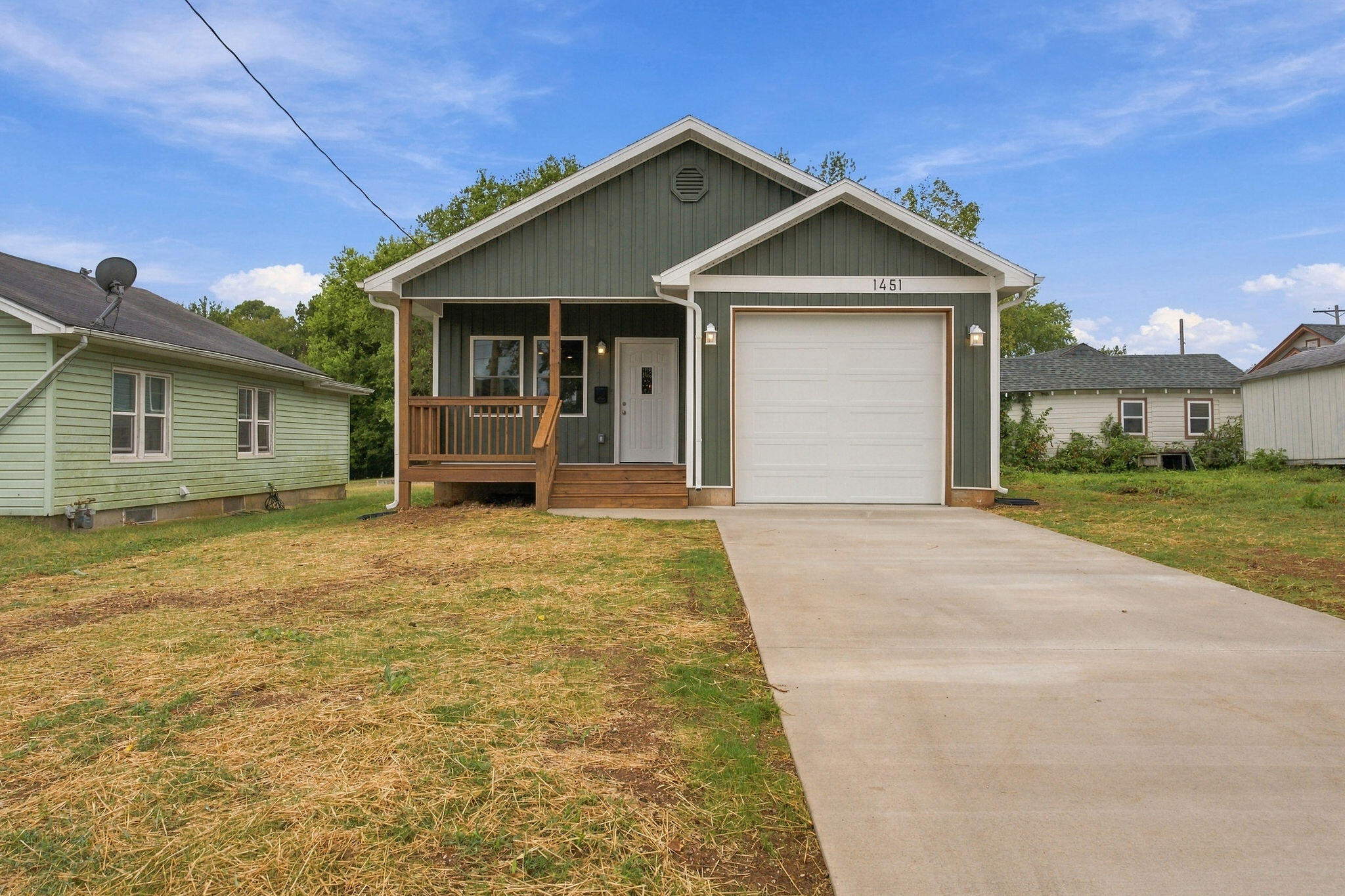 1451 N Rogers Avenue, Springfield MO 65802