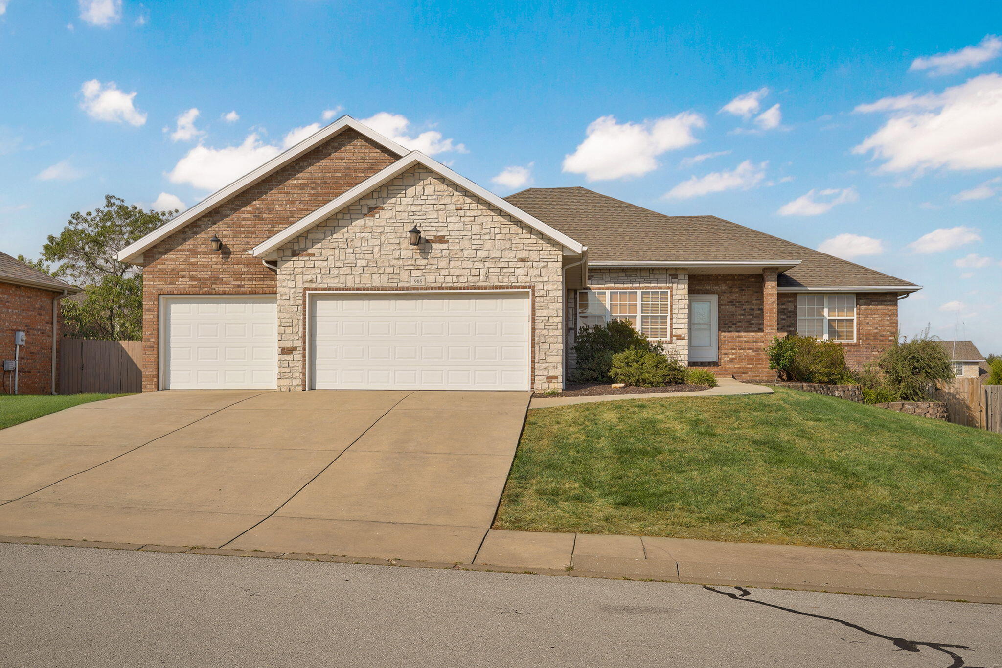 905 N 21st Avenue, Ozark MO 65721