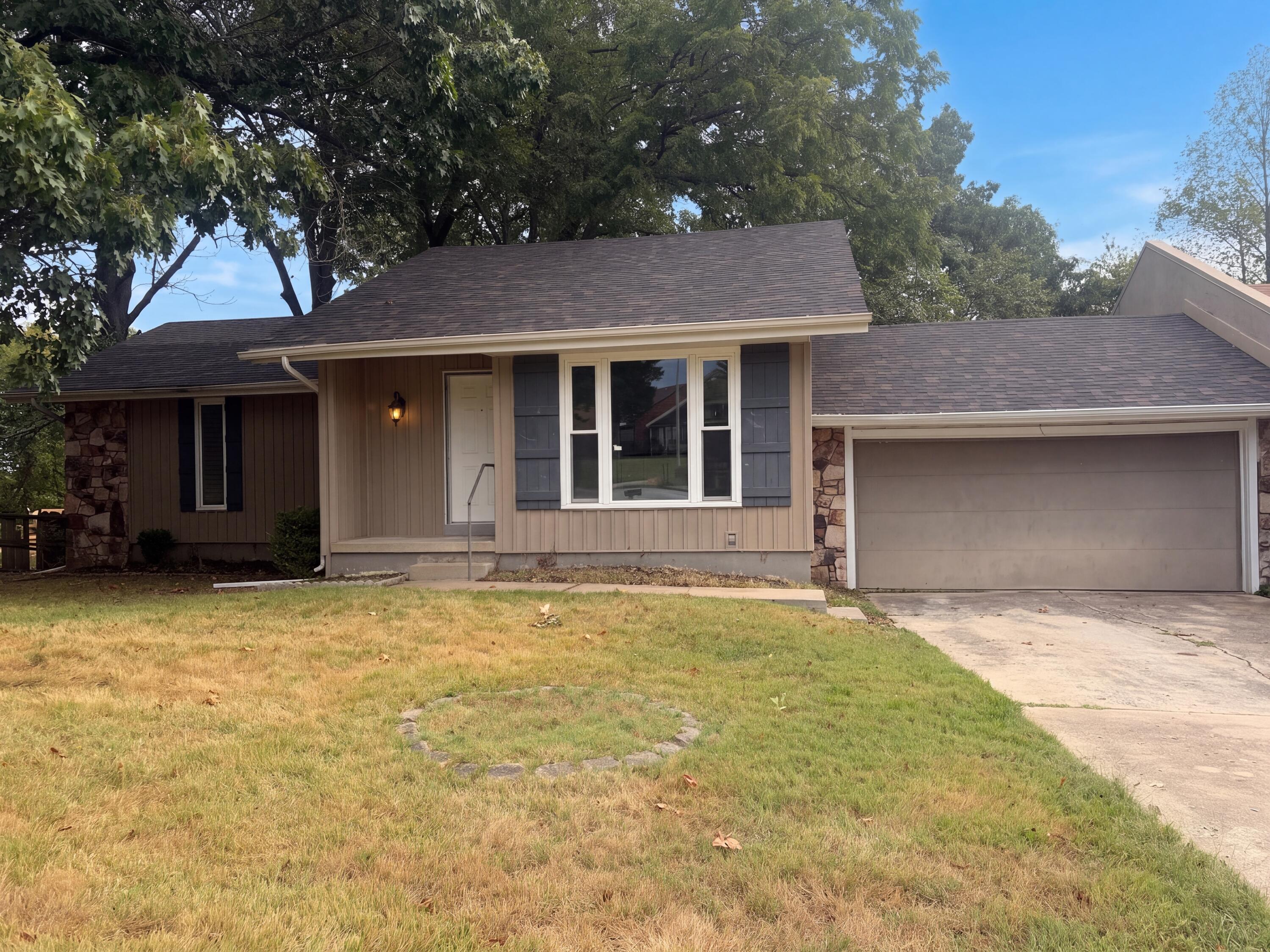 2179 E Barcelona Place, Springfield MO 65804