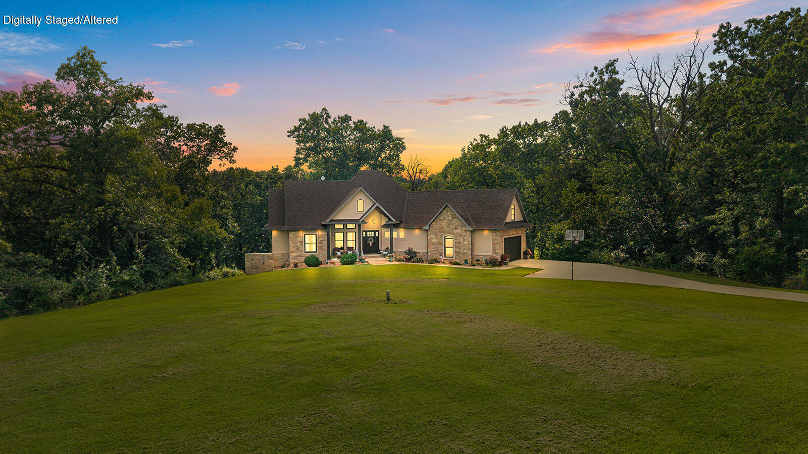 300 Buena Vista Parkway, Strafford MO 65757