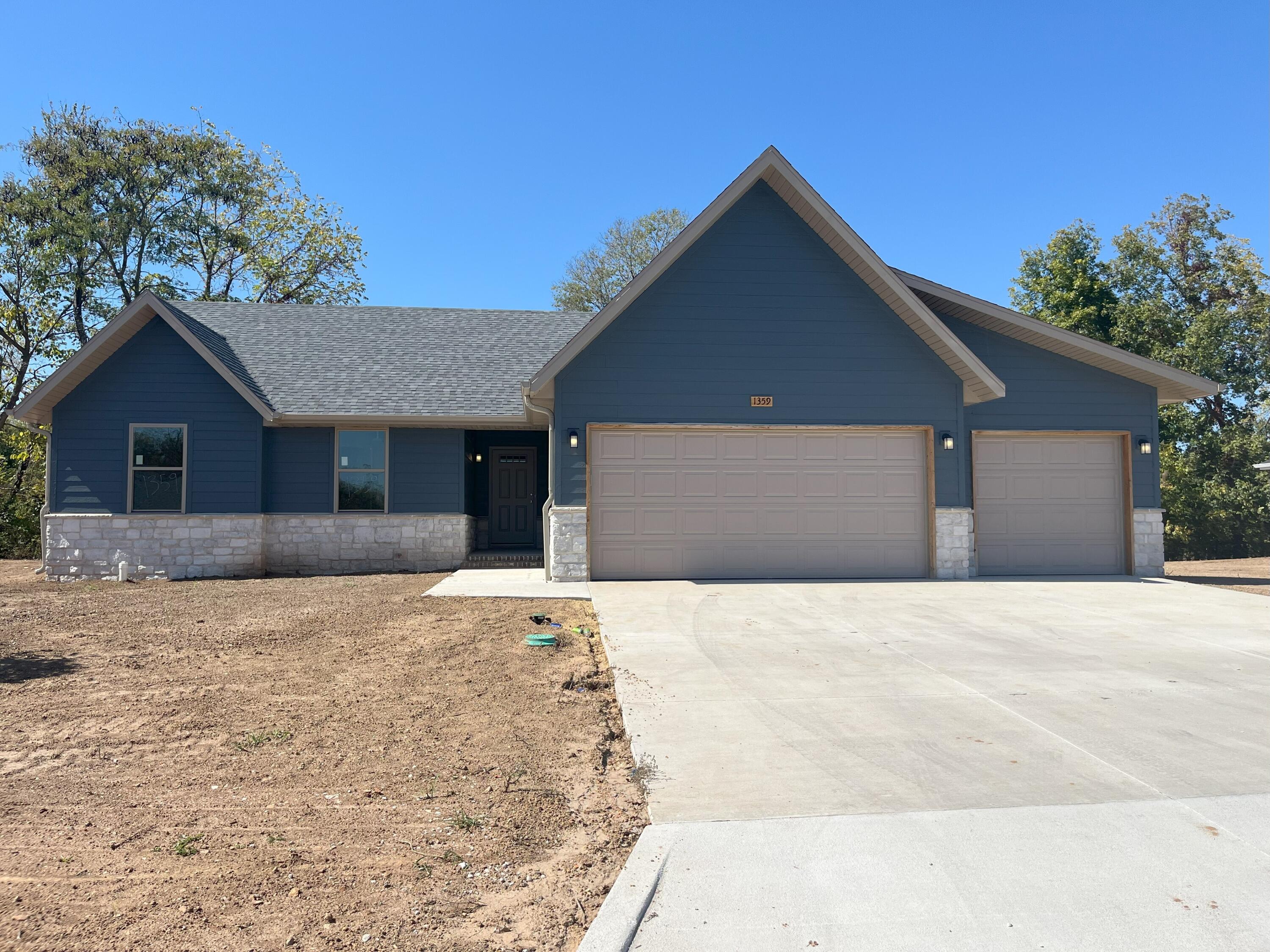 1359 S Mahn Avenue, Springfield MO 65802