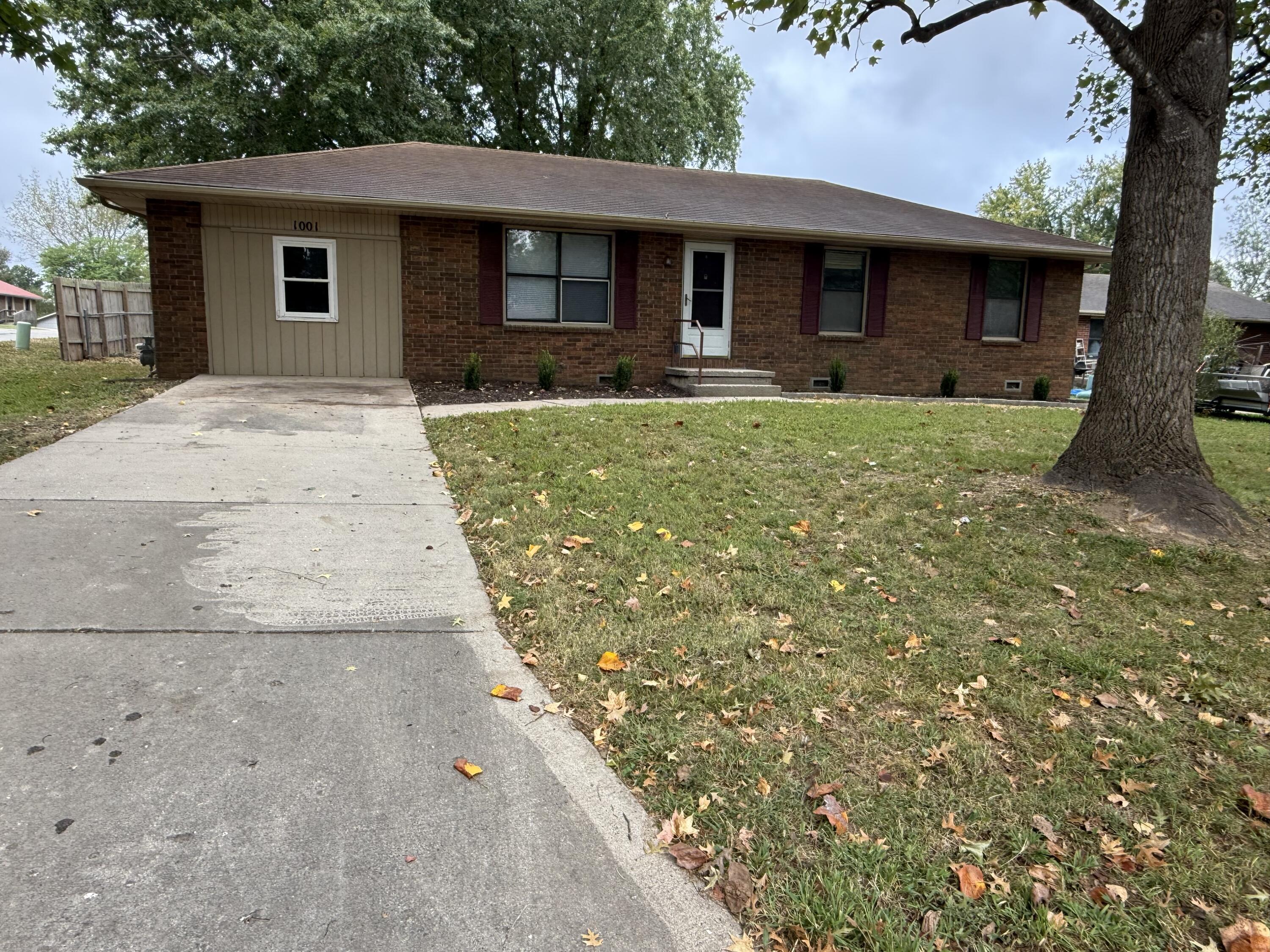 1001 N 13th Avenue, Ozark MO 65721