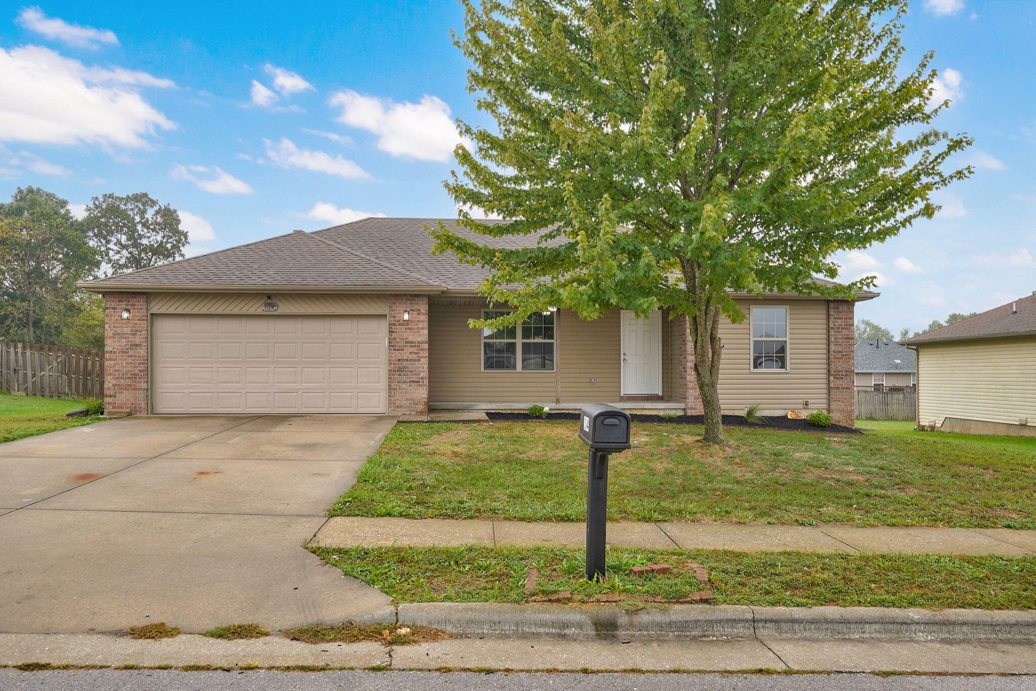 114 Spruce Avenue, Clever MO 65631