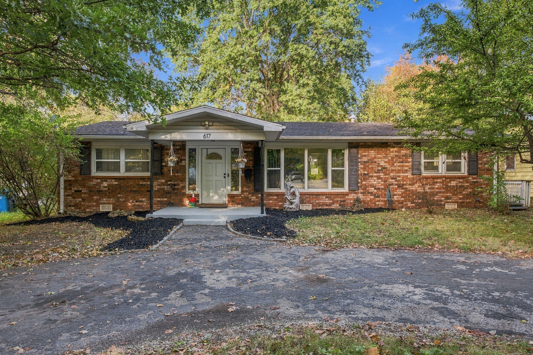 617 N Elmwood Avenue, Springfield MO 65802