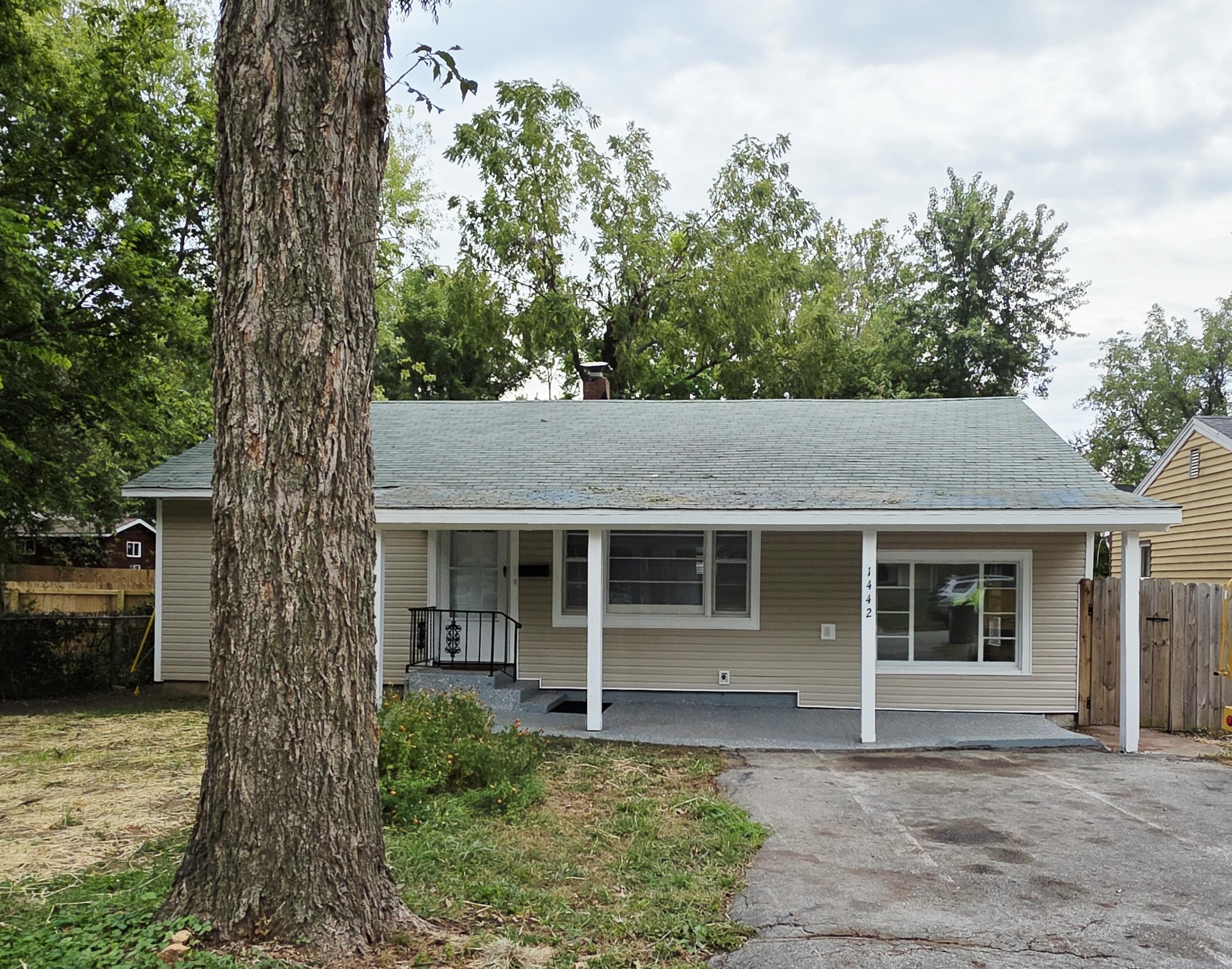 1422 E Blaine Street, Springfield MO 65803