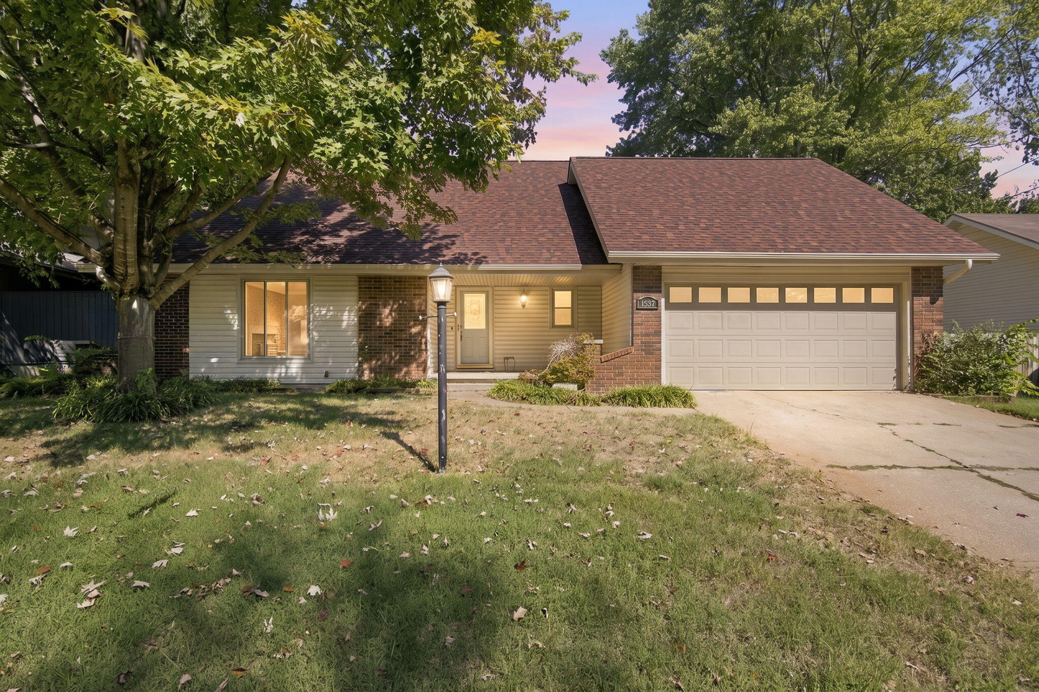 1537 E Price Street, Springfield MO 65804