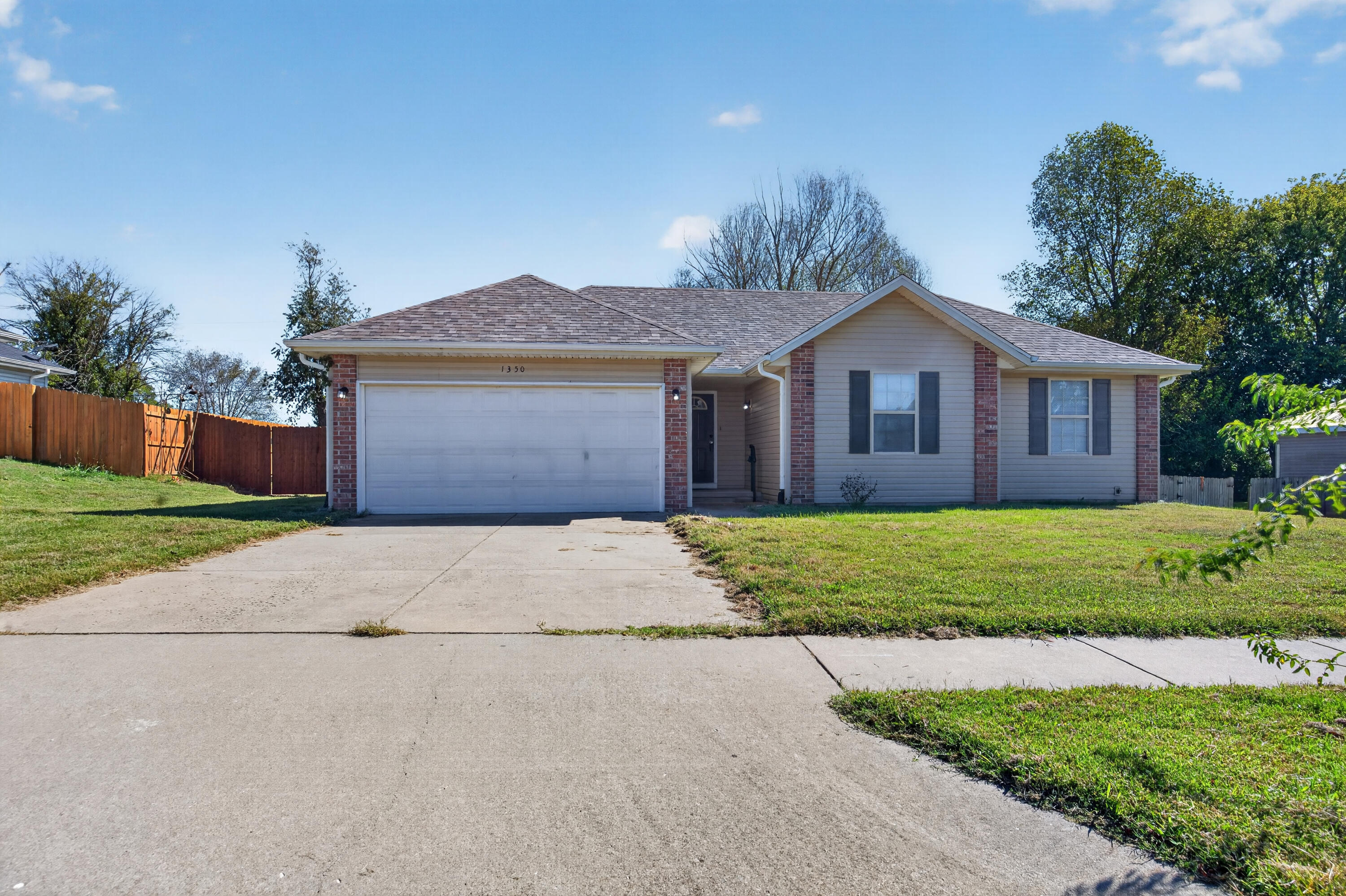 1350 S Concordia Avenue, Republic MO 65738