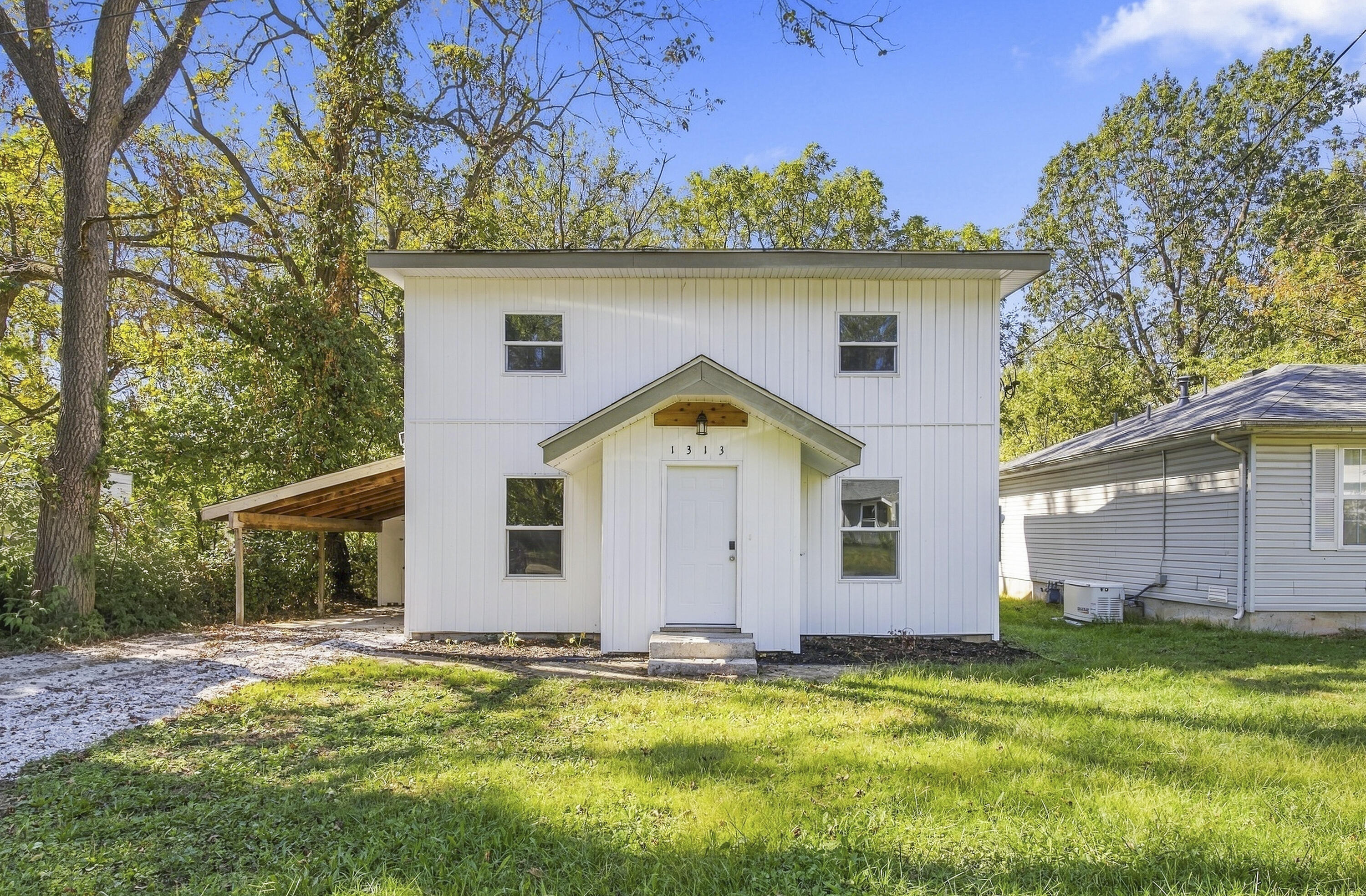 1313 N Clifton Avenue, Springfield MO 65802