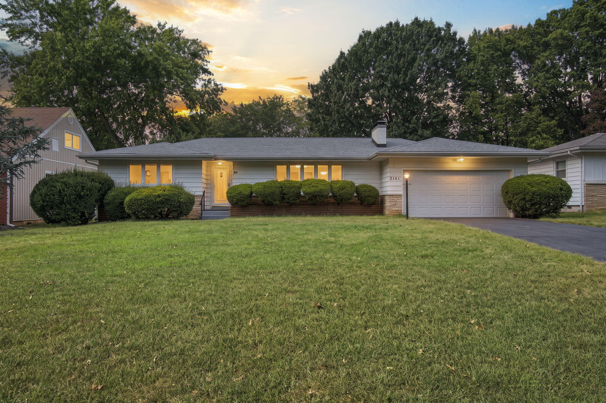 2141 S Luster Avenue, Springfield MO 65804