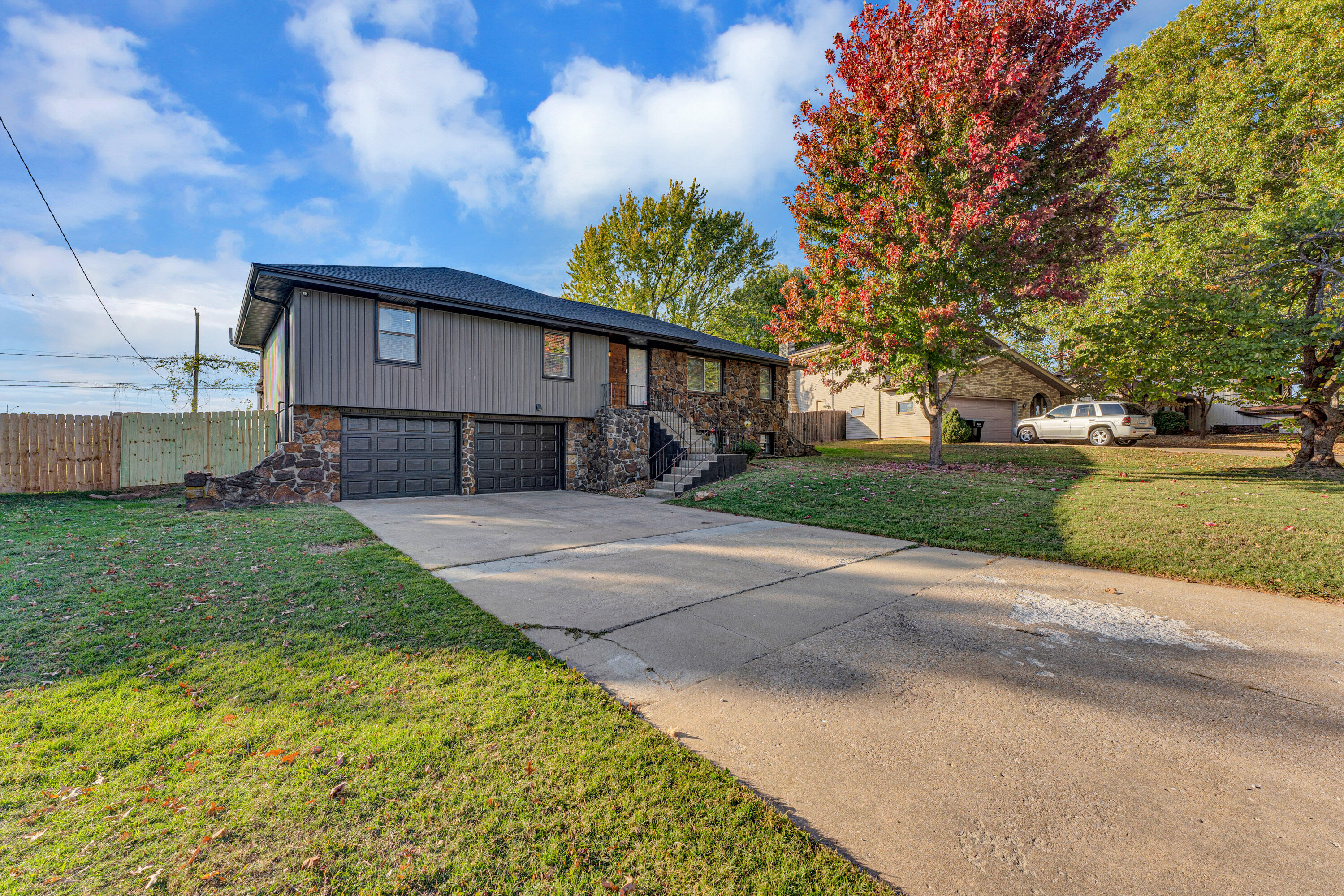 5835 S Geronimo Drive, Springfield MO 65810