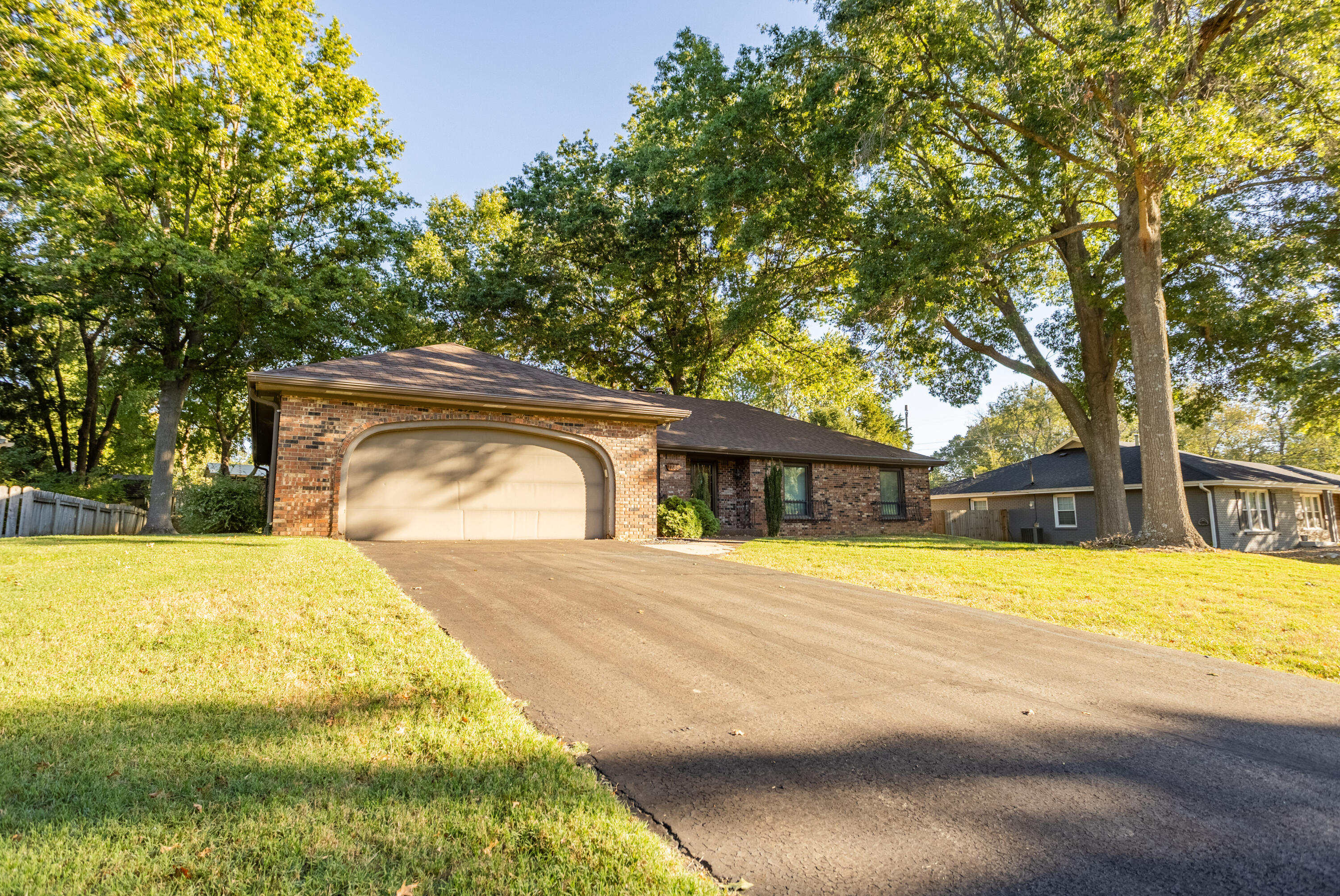 1785 E Lakewood Street, Springfield MO 65804