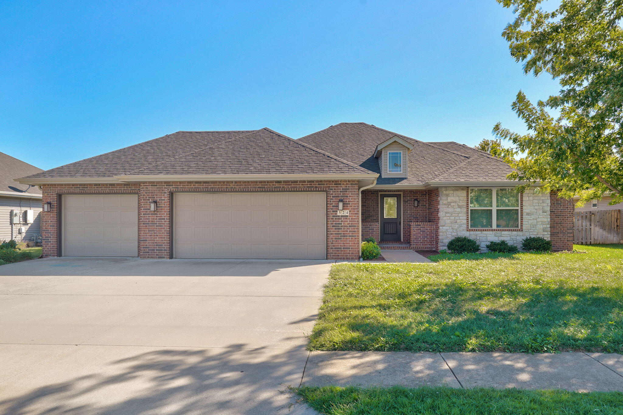 324 E Lombardy Drive, Republic MO 65738