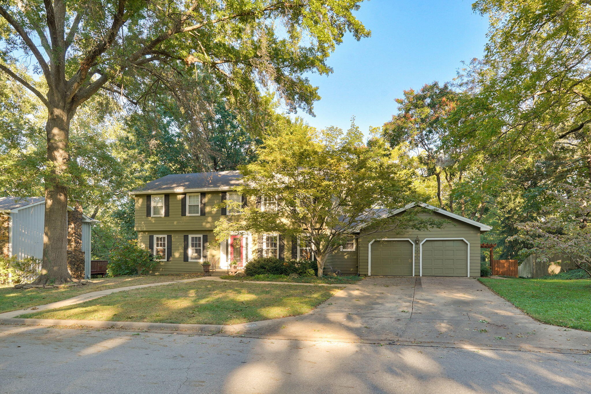 2926 S Versailles Avenue, Springfield MO 65804