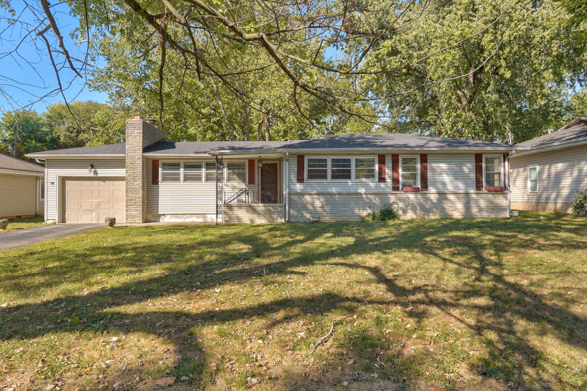 1933 E Wayland Street, Springfield MO 65804