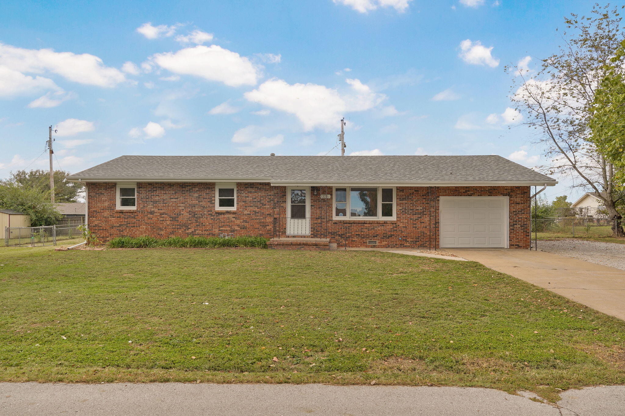 305 S Delaware Street, Nixa MO 65714