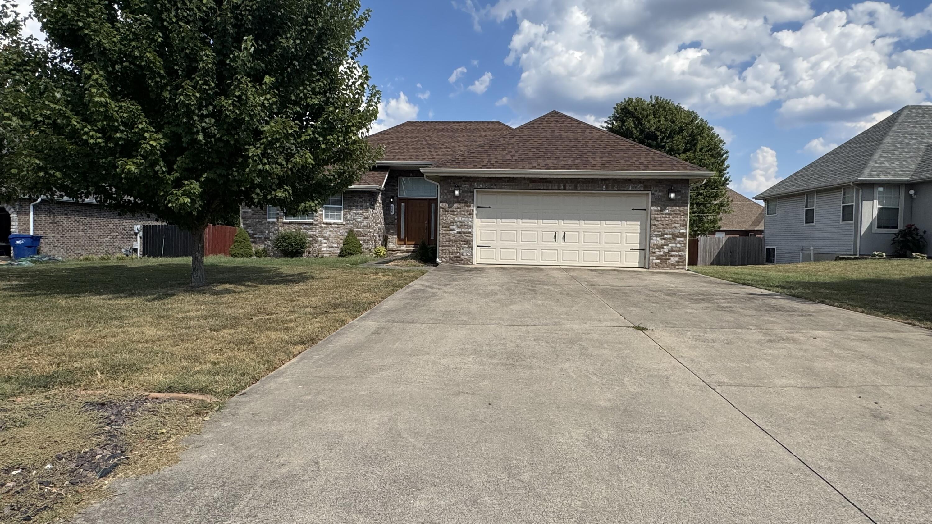 940 Bradford Court, Marshfield MO 65706
