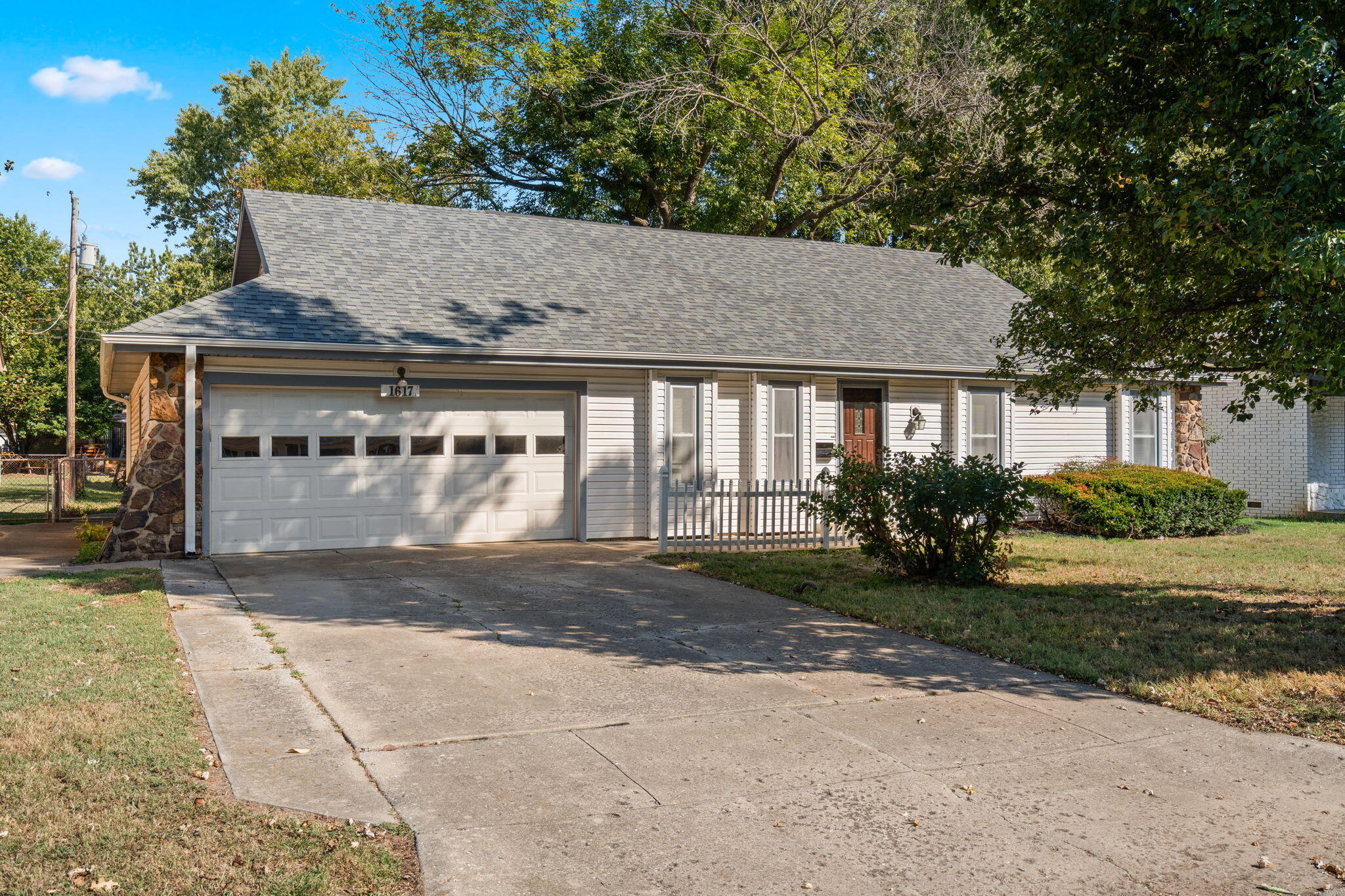 1617 W Berkeley Street, Springfield MO 65807