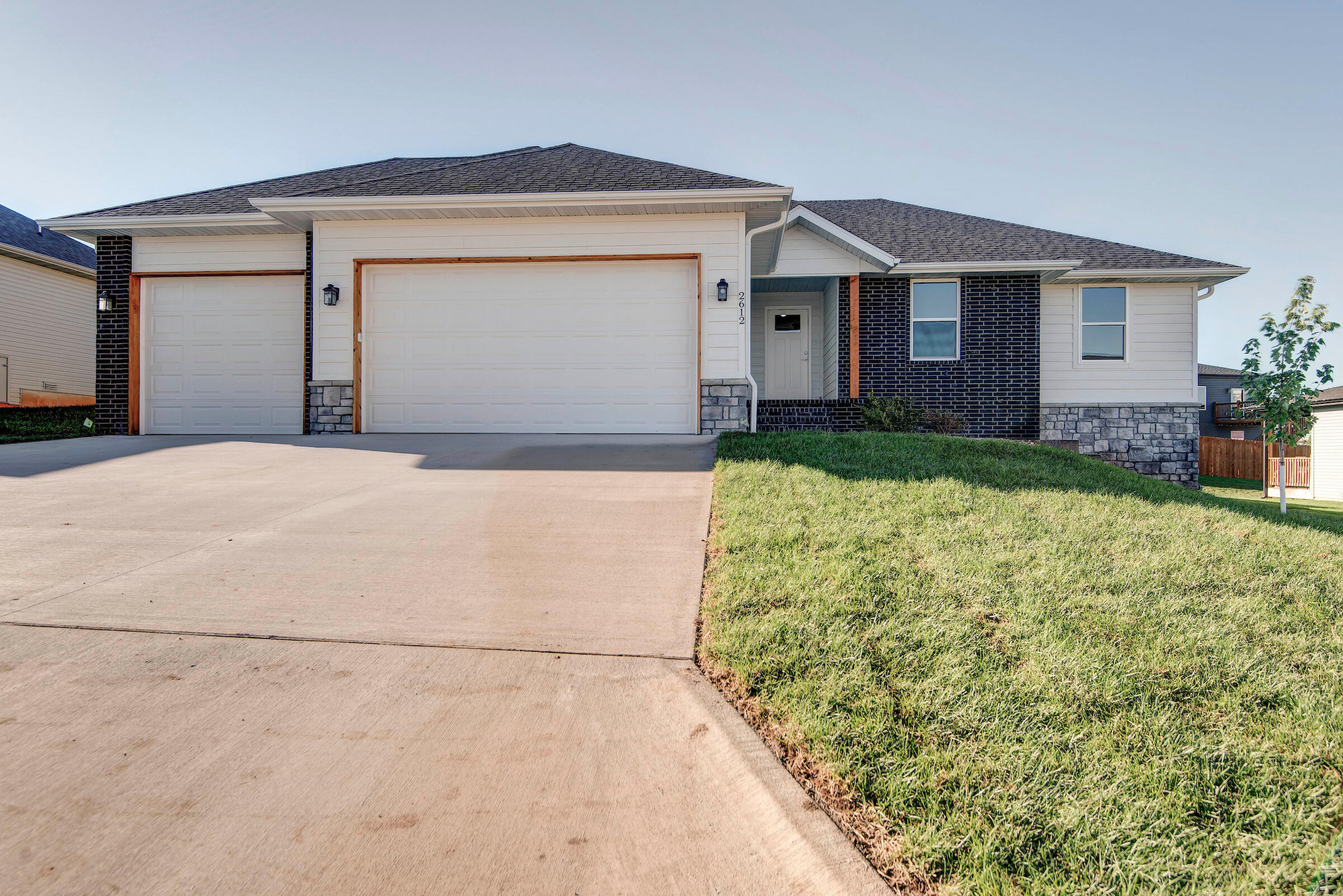 2612 W Pigeon Drive, Ozark MO 65721