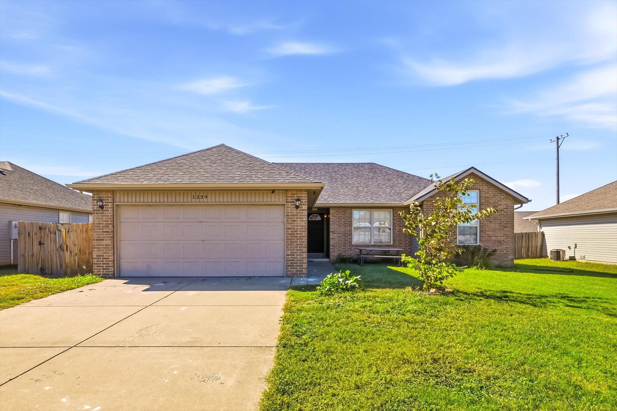 1239 N Andre Avenue, Republic MO 65738