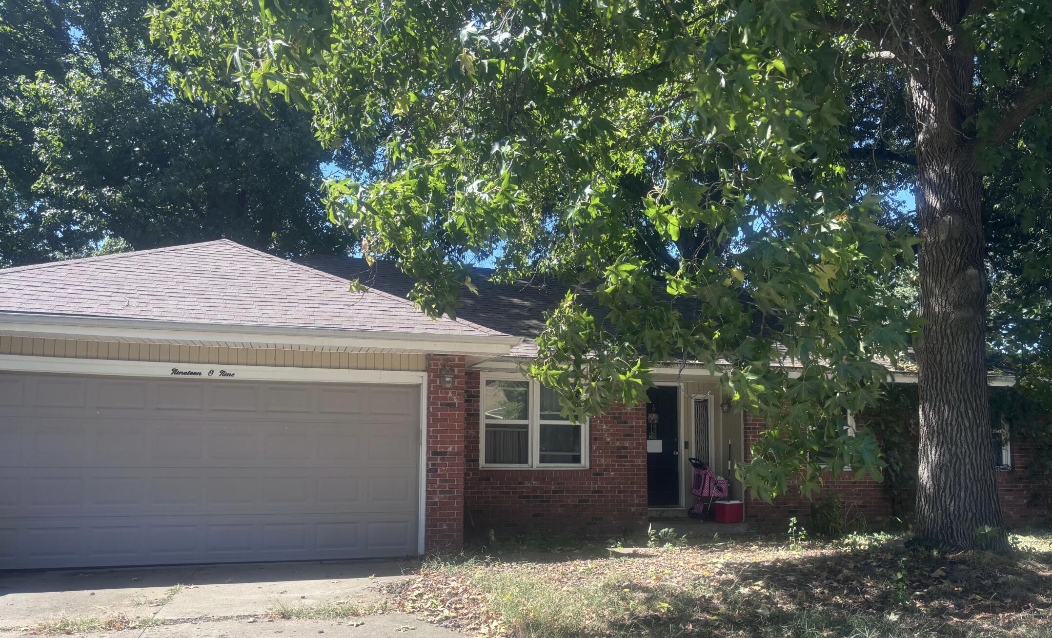 1909 S Westwood Avenue, Springfield MO 65807