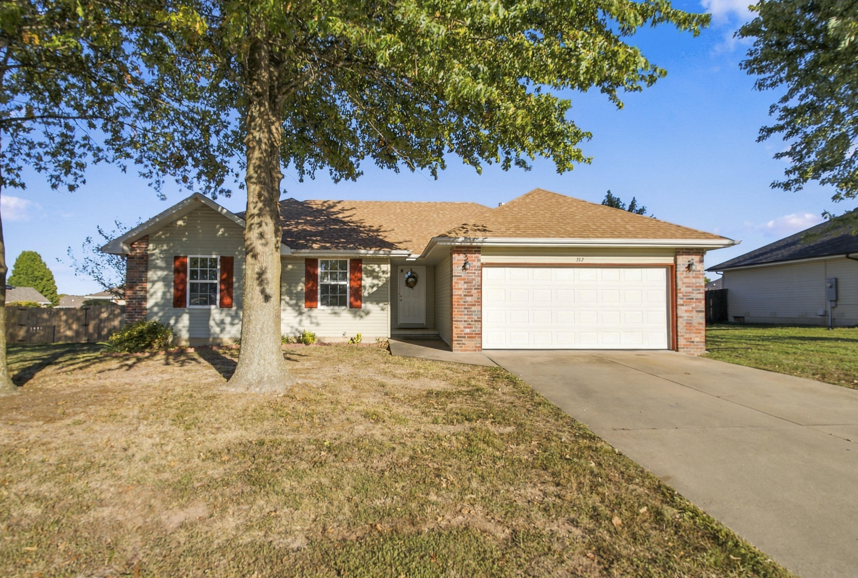 312 N Seminole, Clever MO 65631