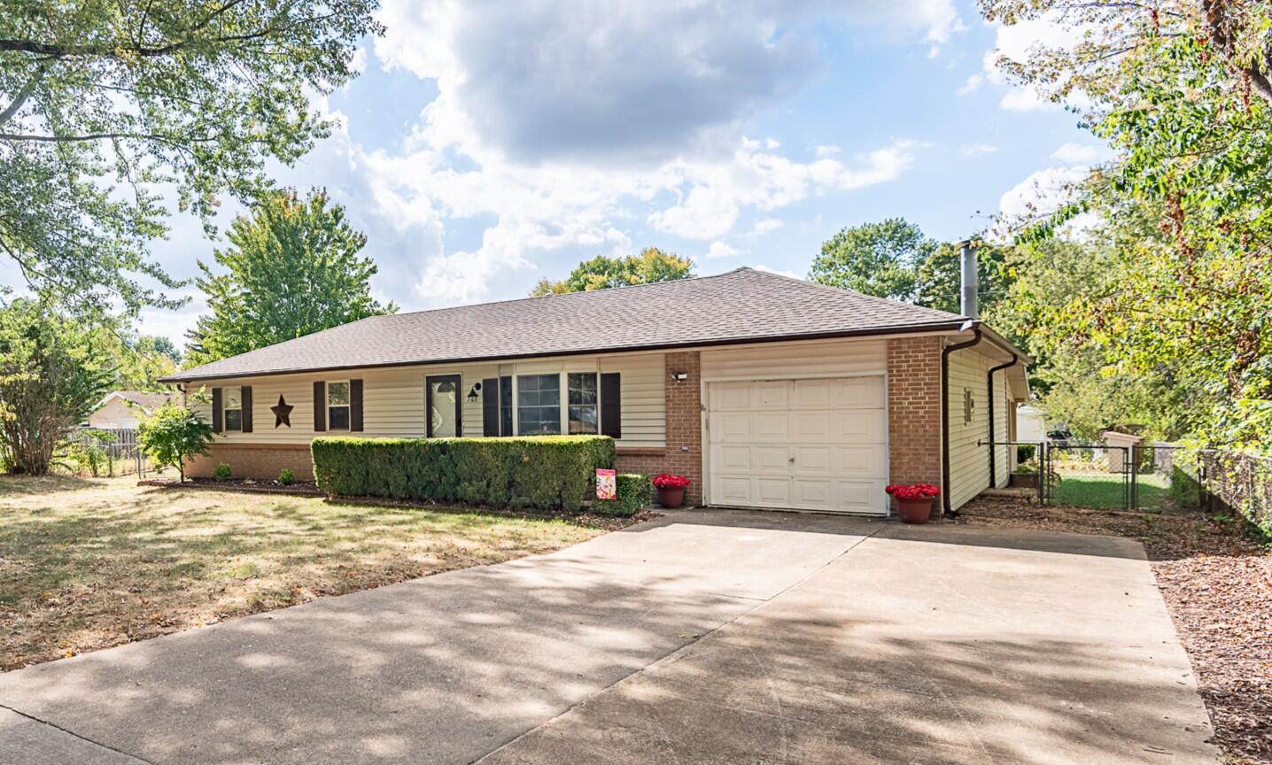 703 N Aspen Court, Nixa MO 65714