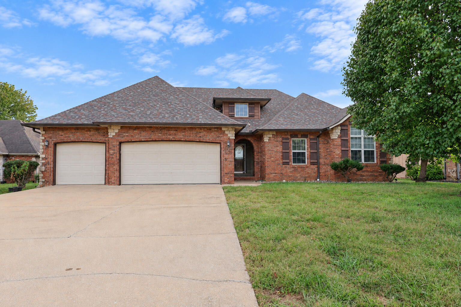 802 E Current Drive, Ozark MO 65721