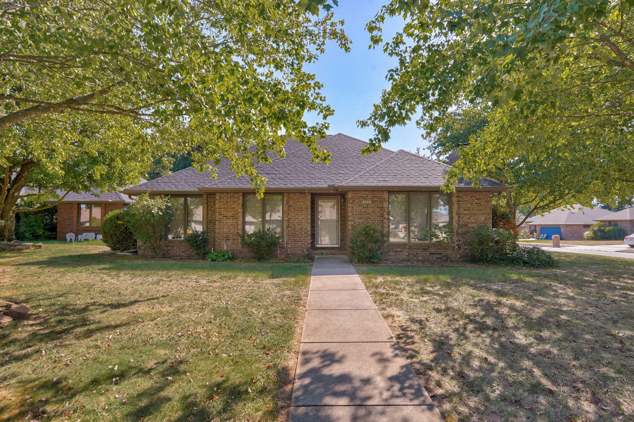 3740 W Glenwood Court, Springfield MO 65807