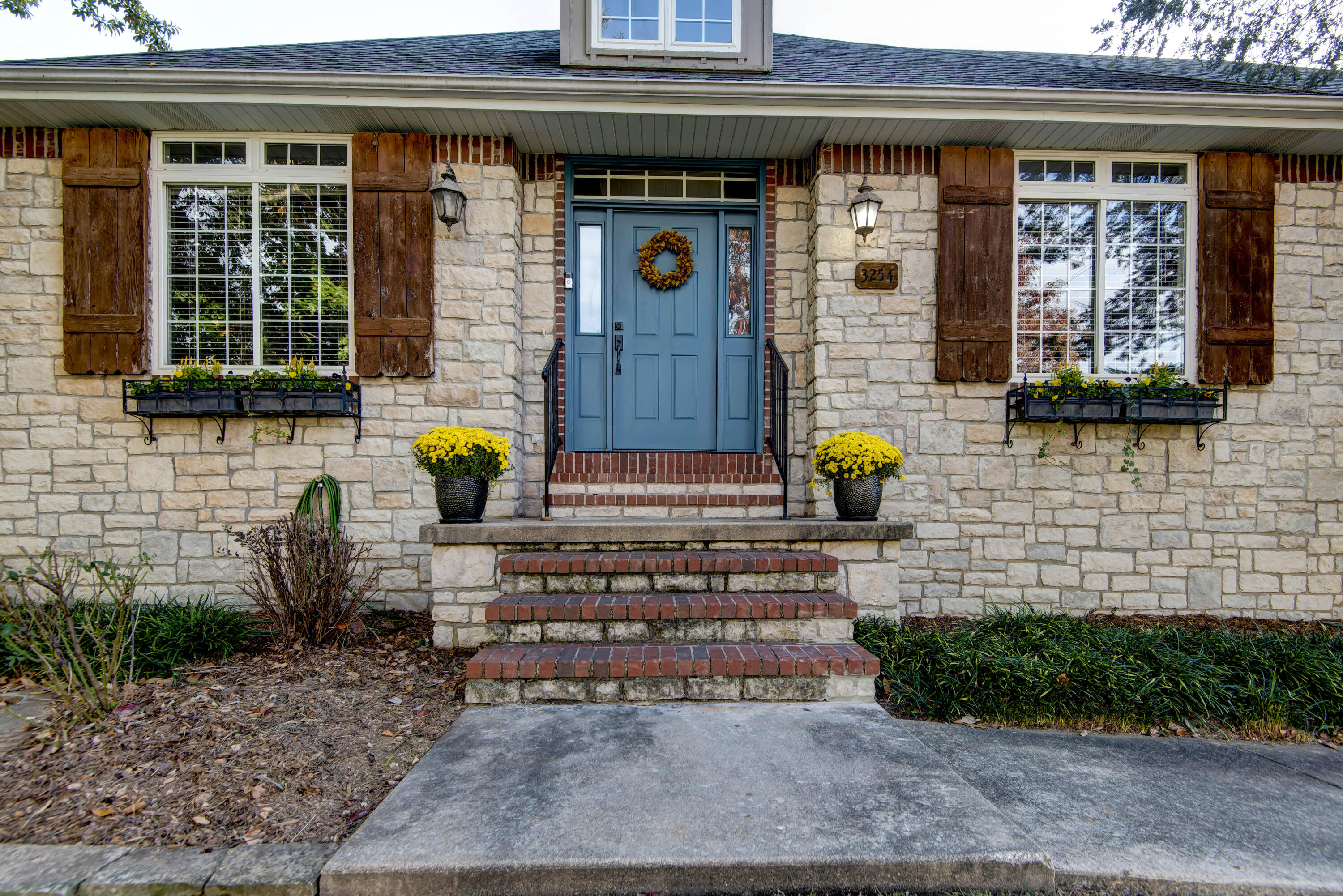 3254 S Bedford Avenue, Springfield MO 65809
