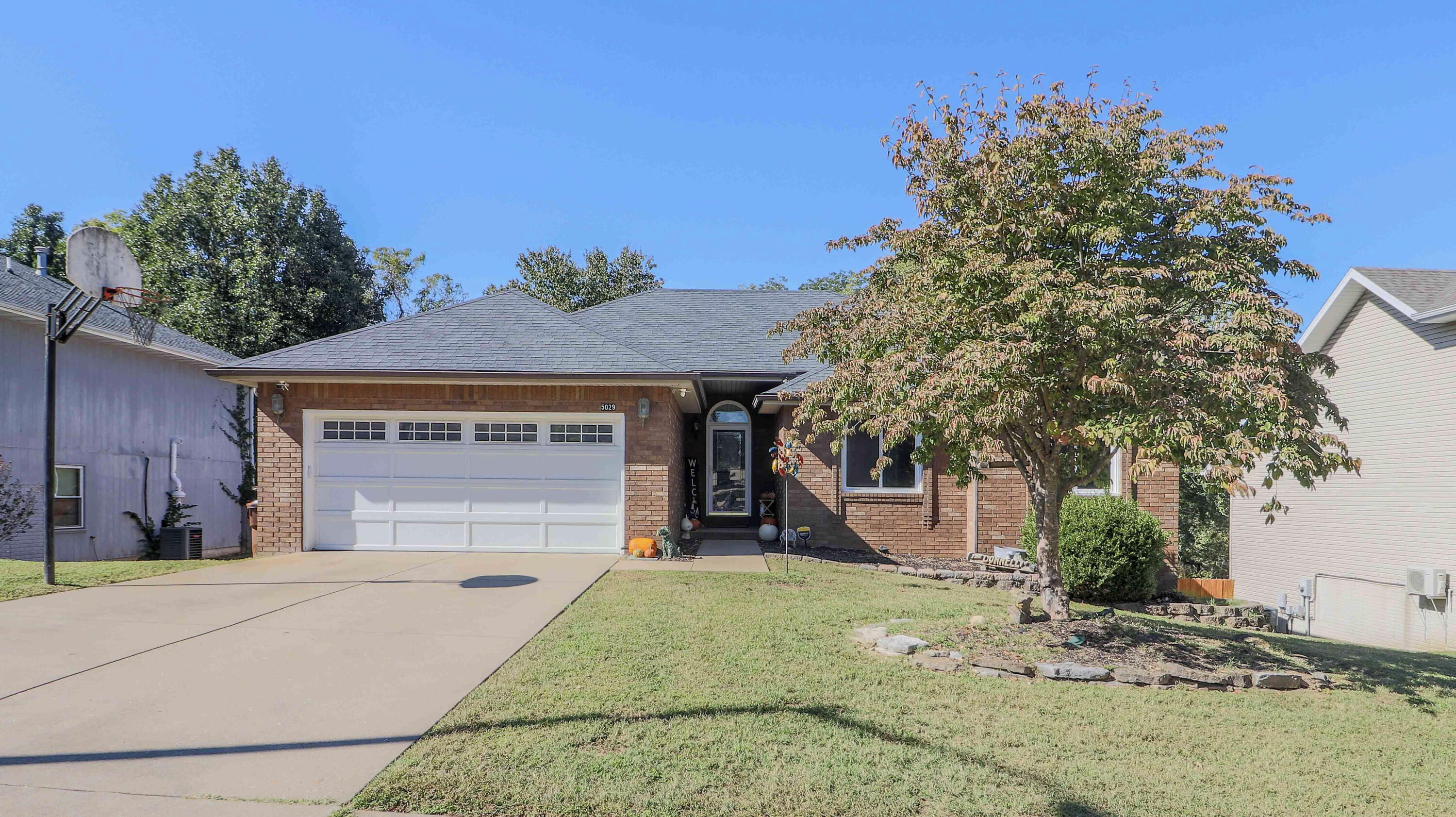 5029 S Warren Avenue, Springfield MO 65810
