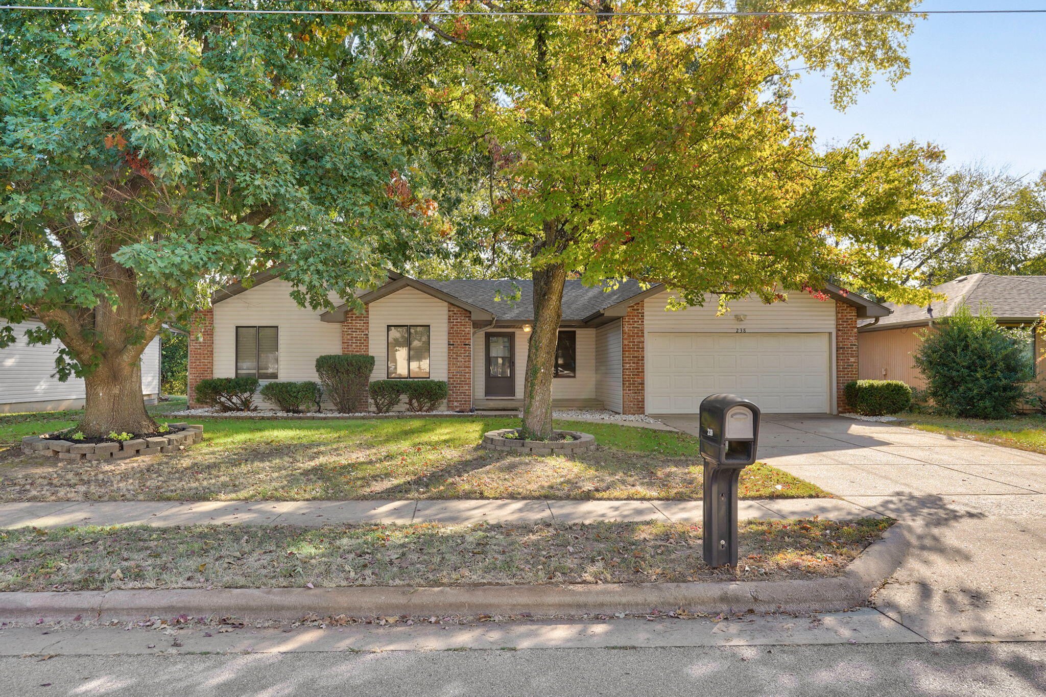 238 S Lulwood Avenue, Springfield MO 65802