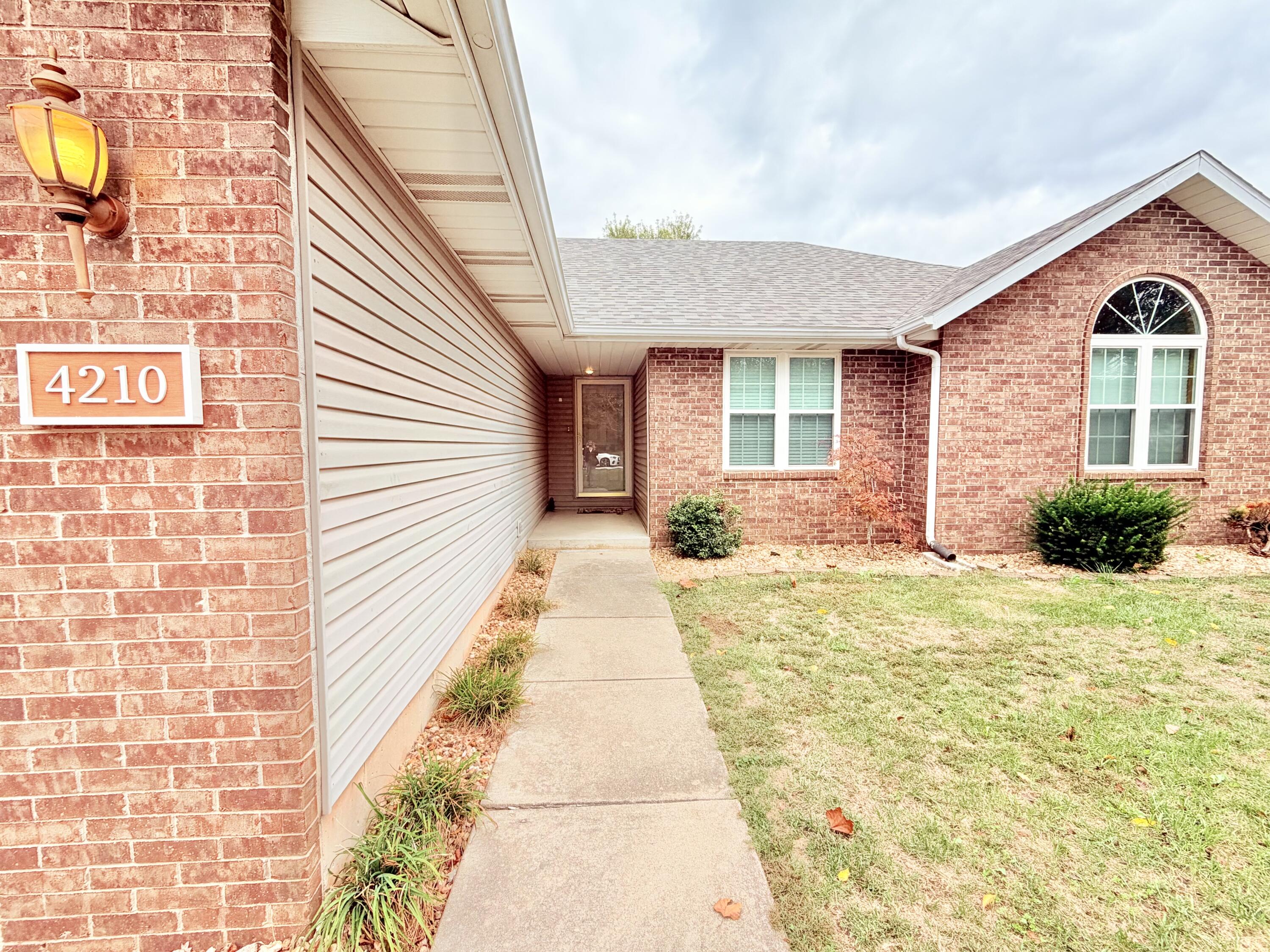 4210 S Mentor Avenue, Springfield MO 65804