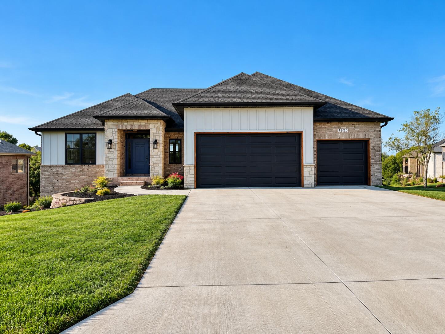 1620 W Silver Oak Drive, Springfield MO 65810