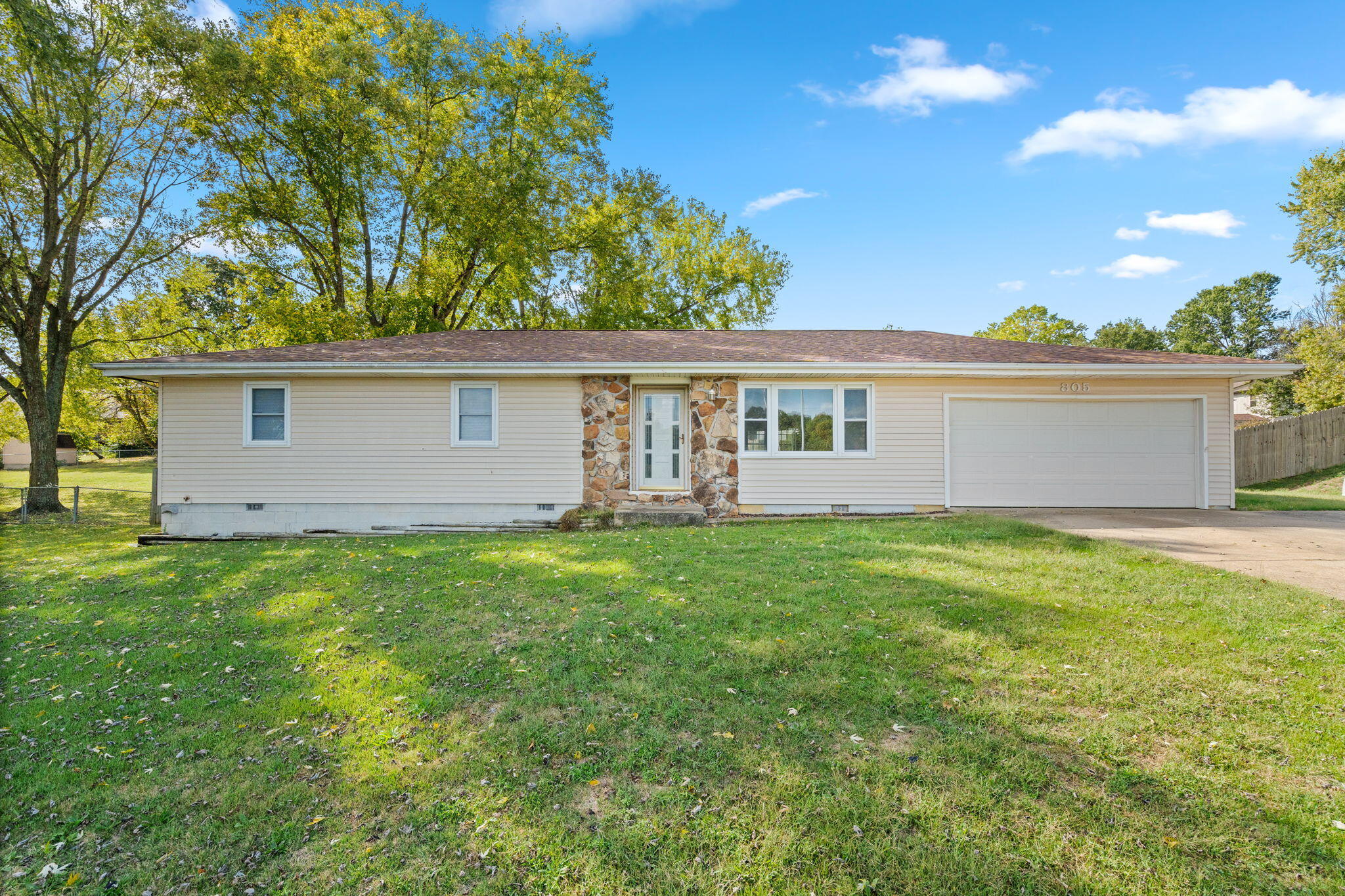 805 N 12th Street, Ozark MO 65721