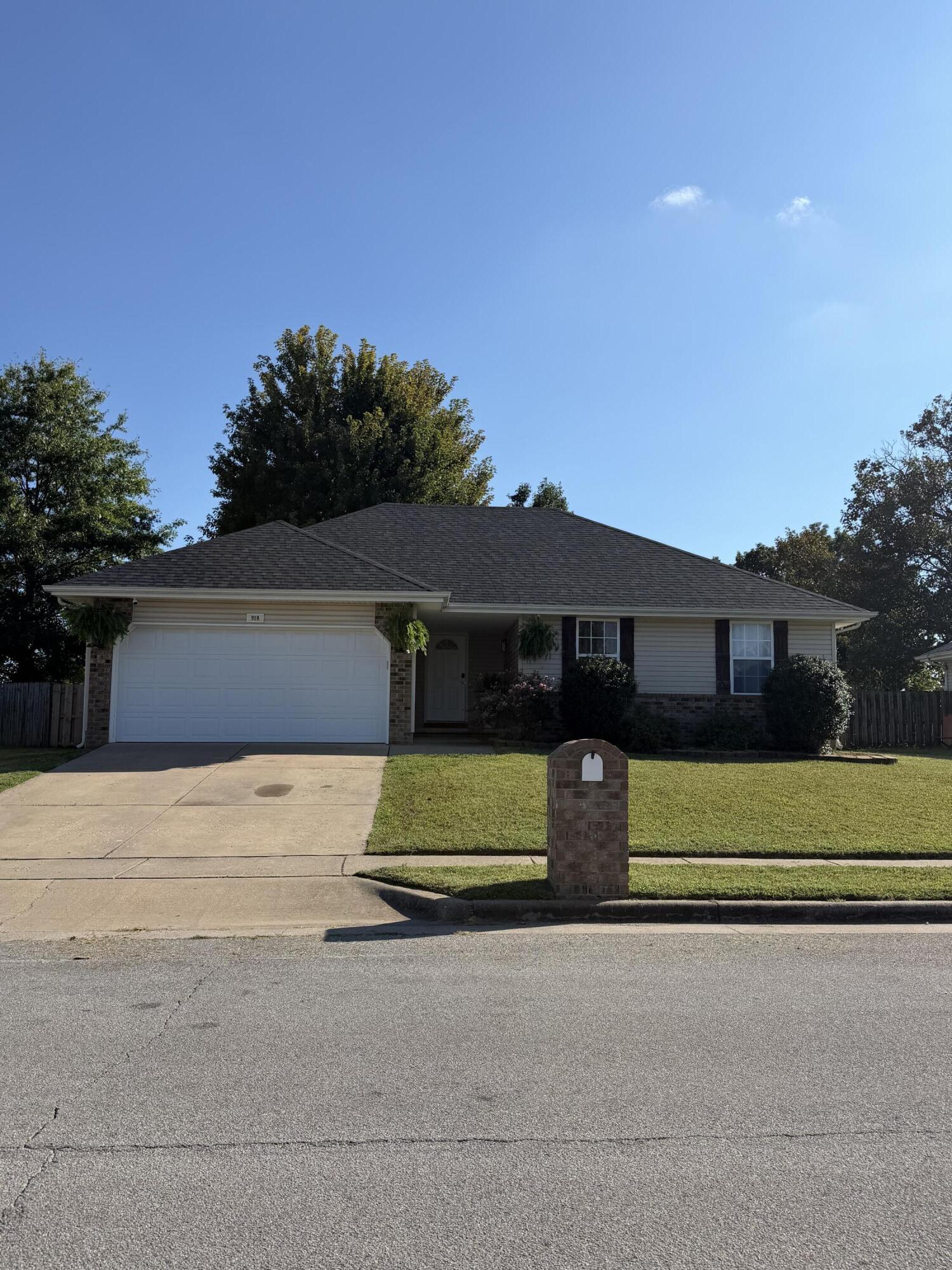 918 W Dustin Lane, Nixa MO 65714