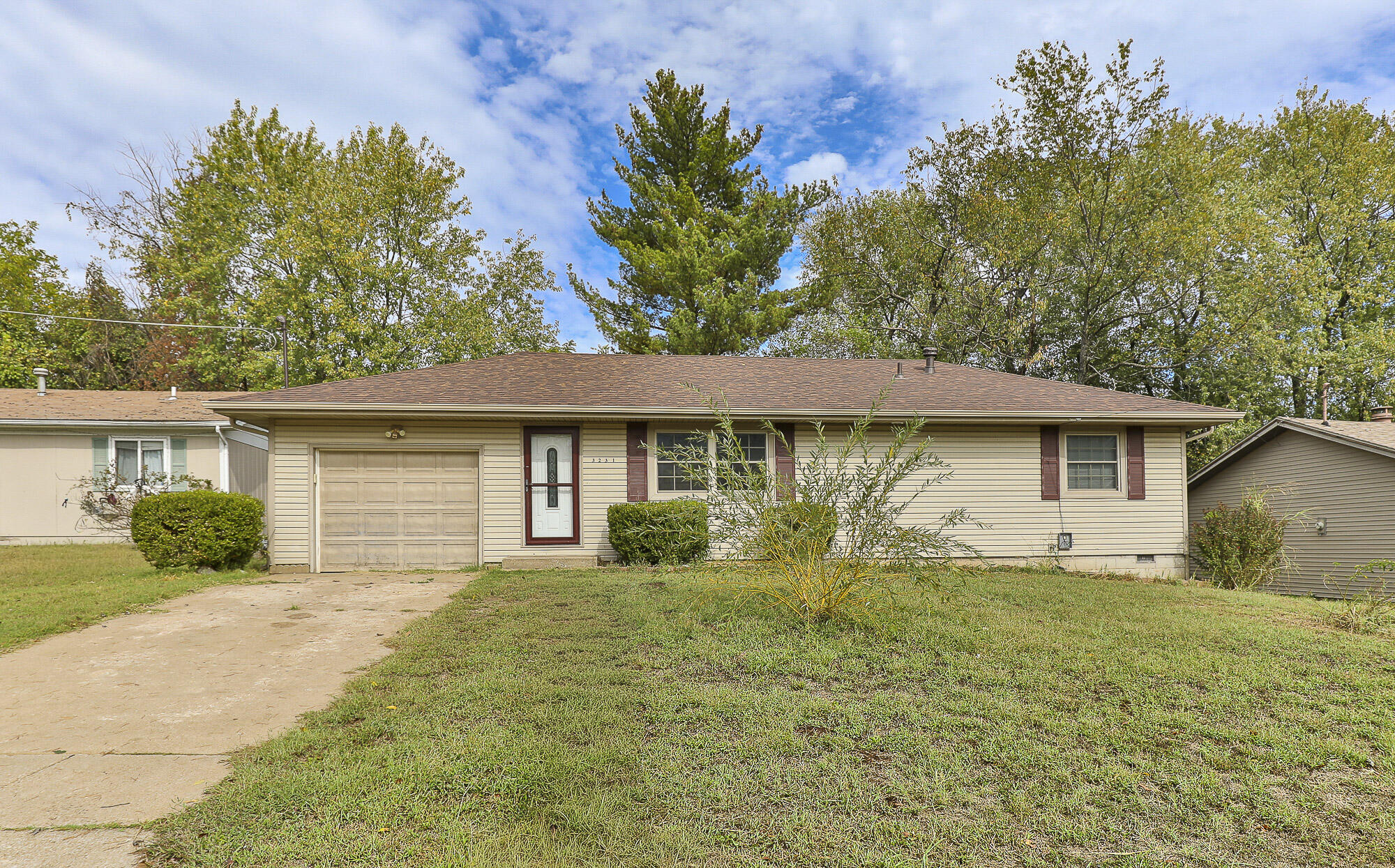 3231 W Water Street, Springfield MO 65802