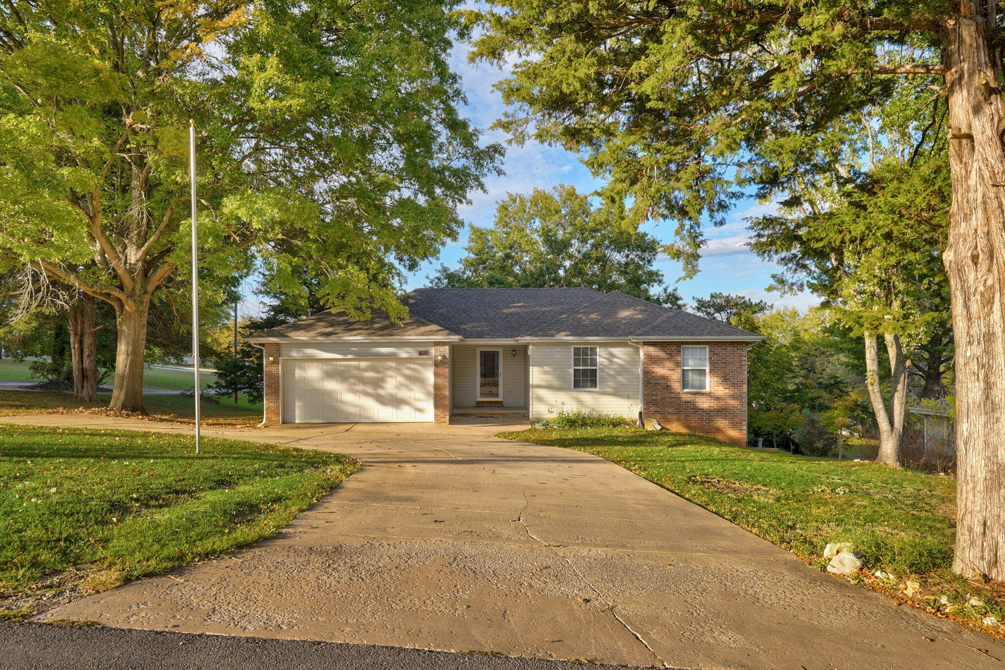 1103 E Lark Street, Ozark MO 65721