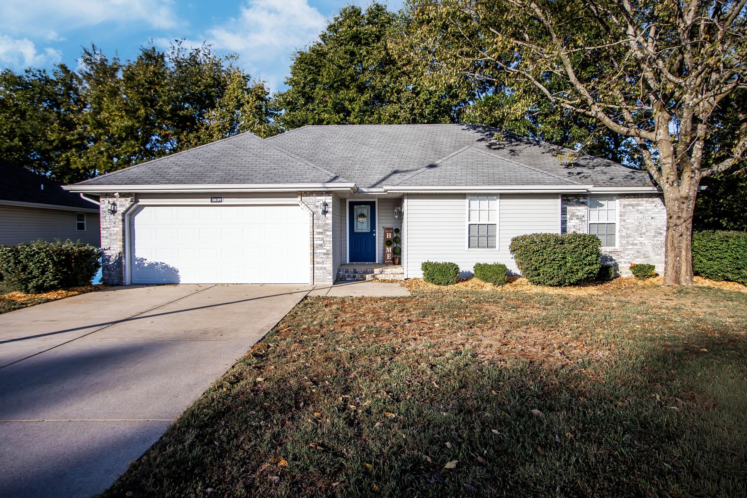 3839 S El Salvador Avenue, Springfield MO 65807