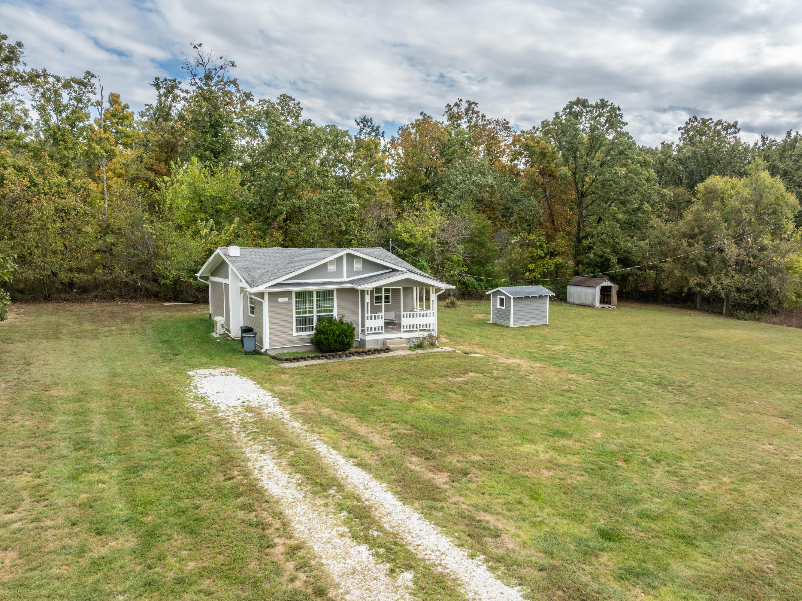 2264 S Englewood Lane, Rogersville MO 65742
