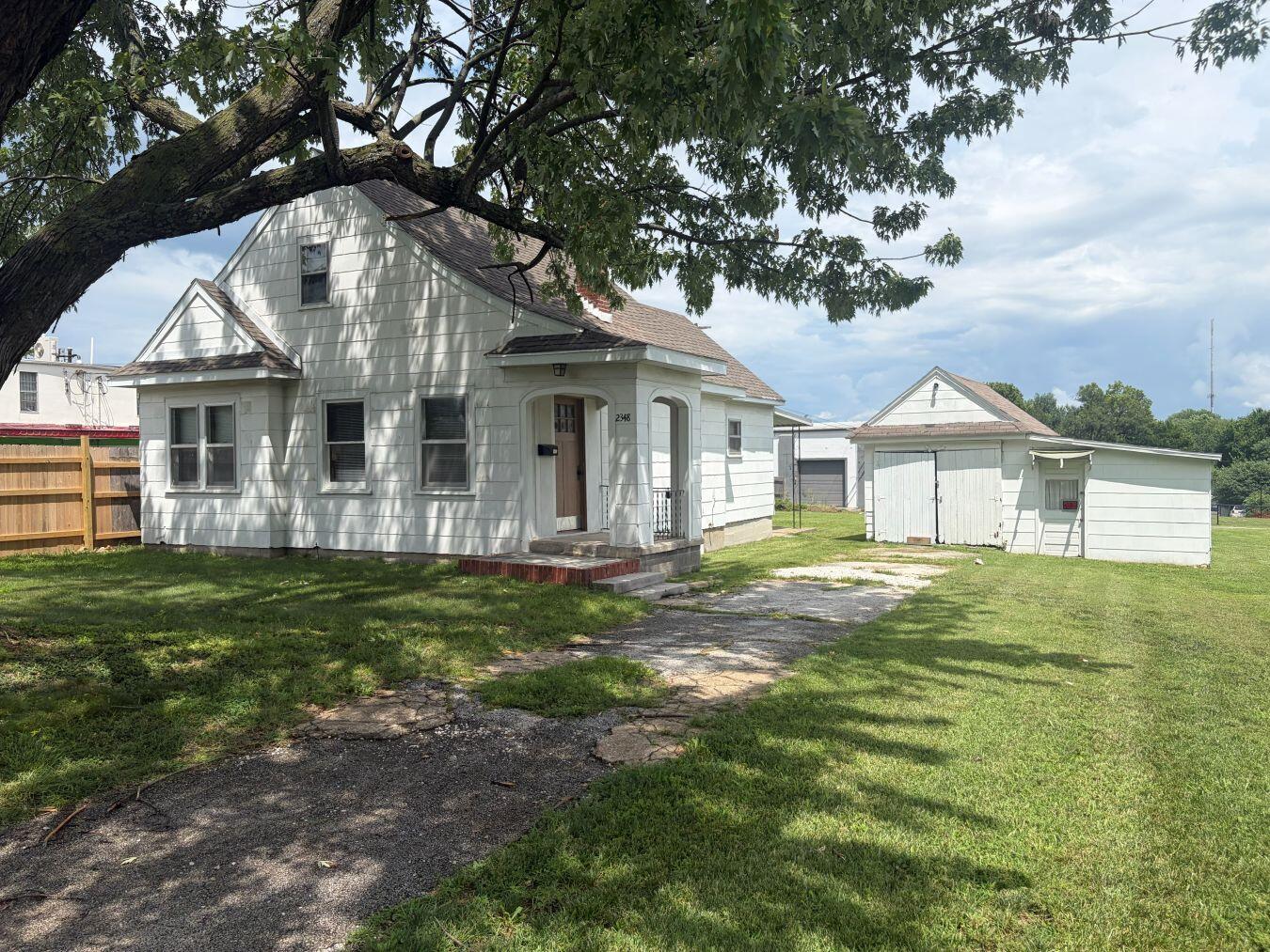 2348 N Campbell Avenue, Springfield MO 65803