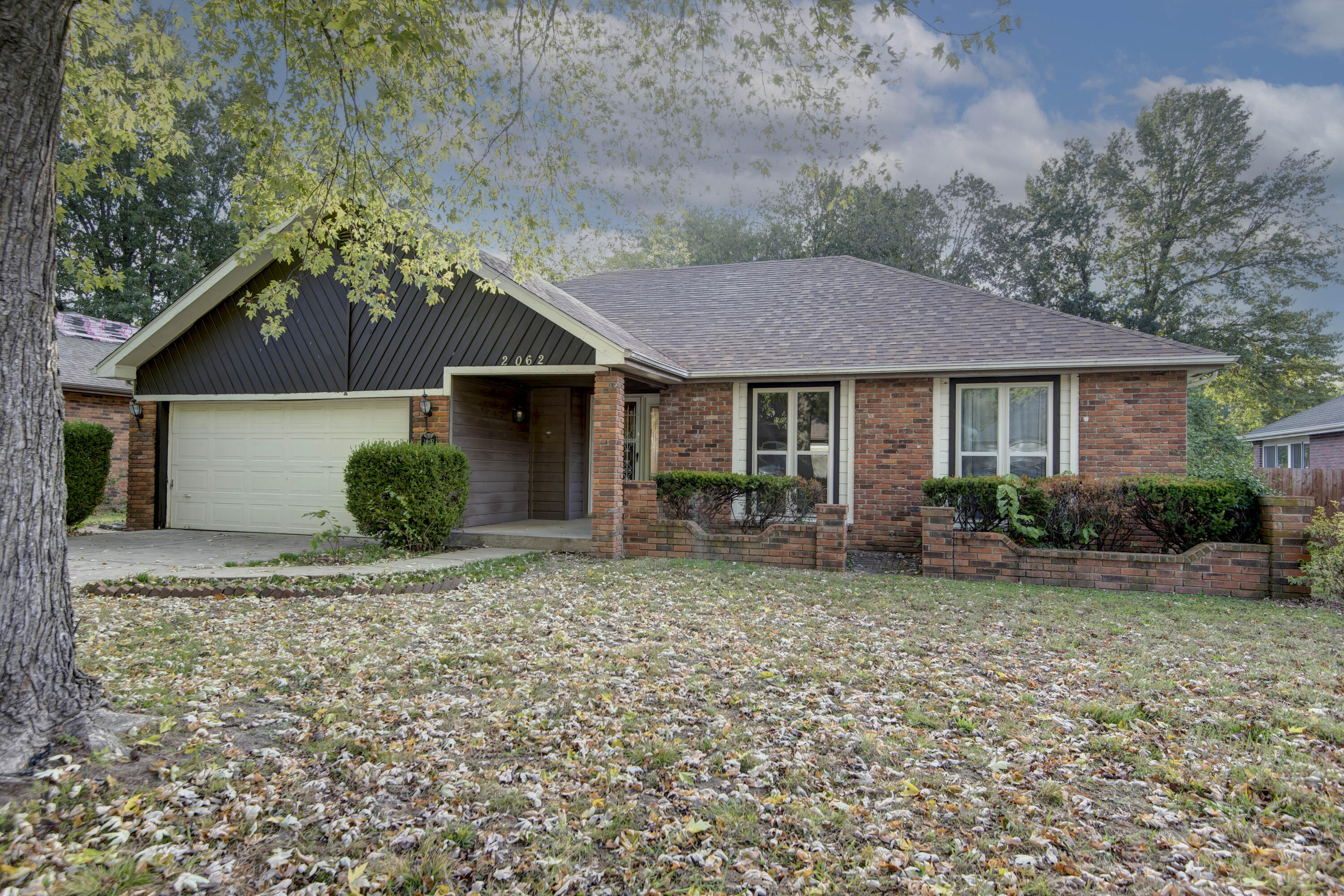 2062 S Butterfly Avenue, Springfield MO 65807
