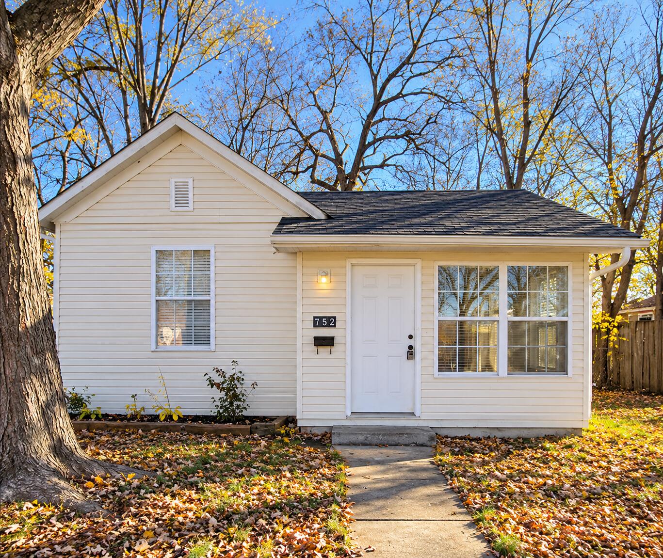 752 S Newton Avenue, Springfield MO 65806