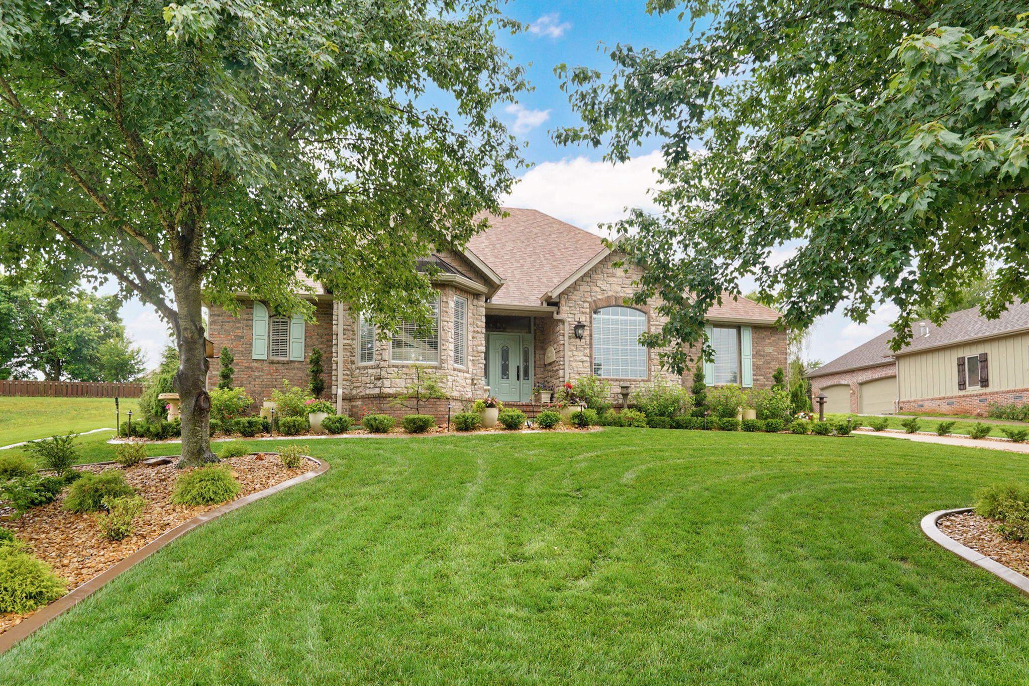 6071 S Overlook Trail, Springfield MO 65810