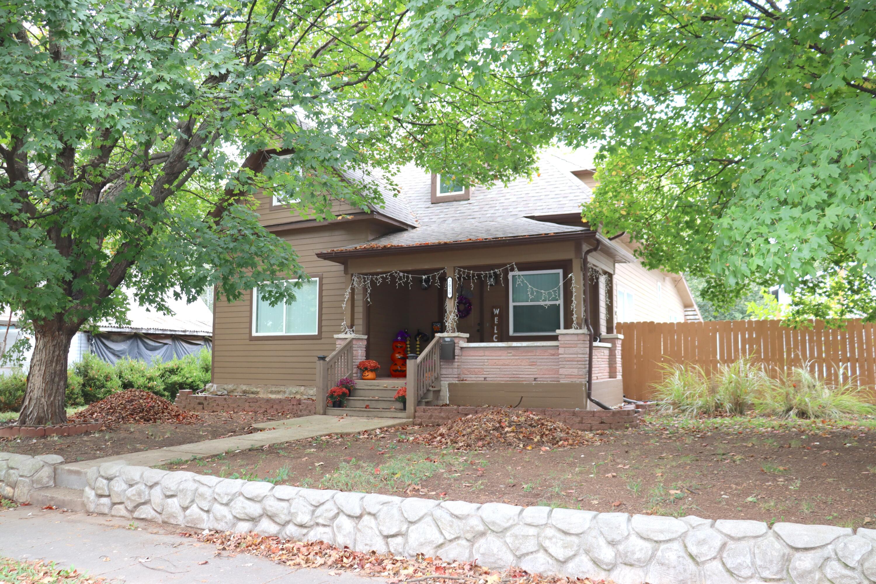 2020 N Howard Avenue, Springfield MO 65803