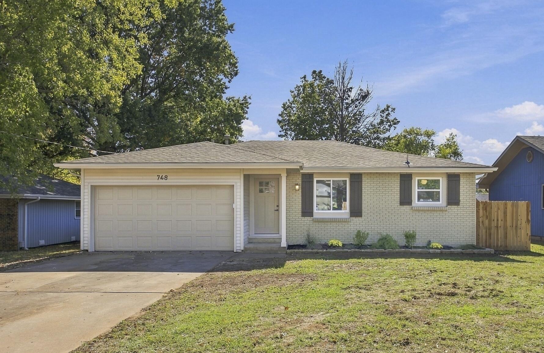 748 W Crestview Street, Springfield MO 65807