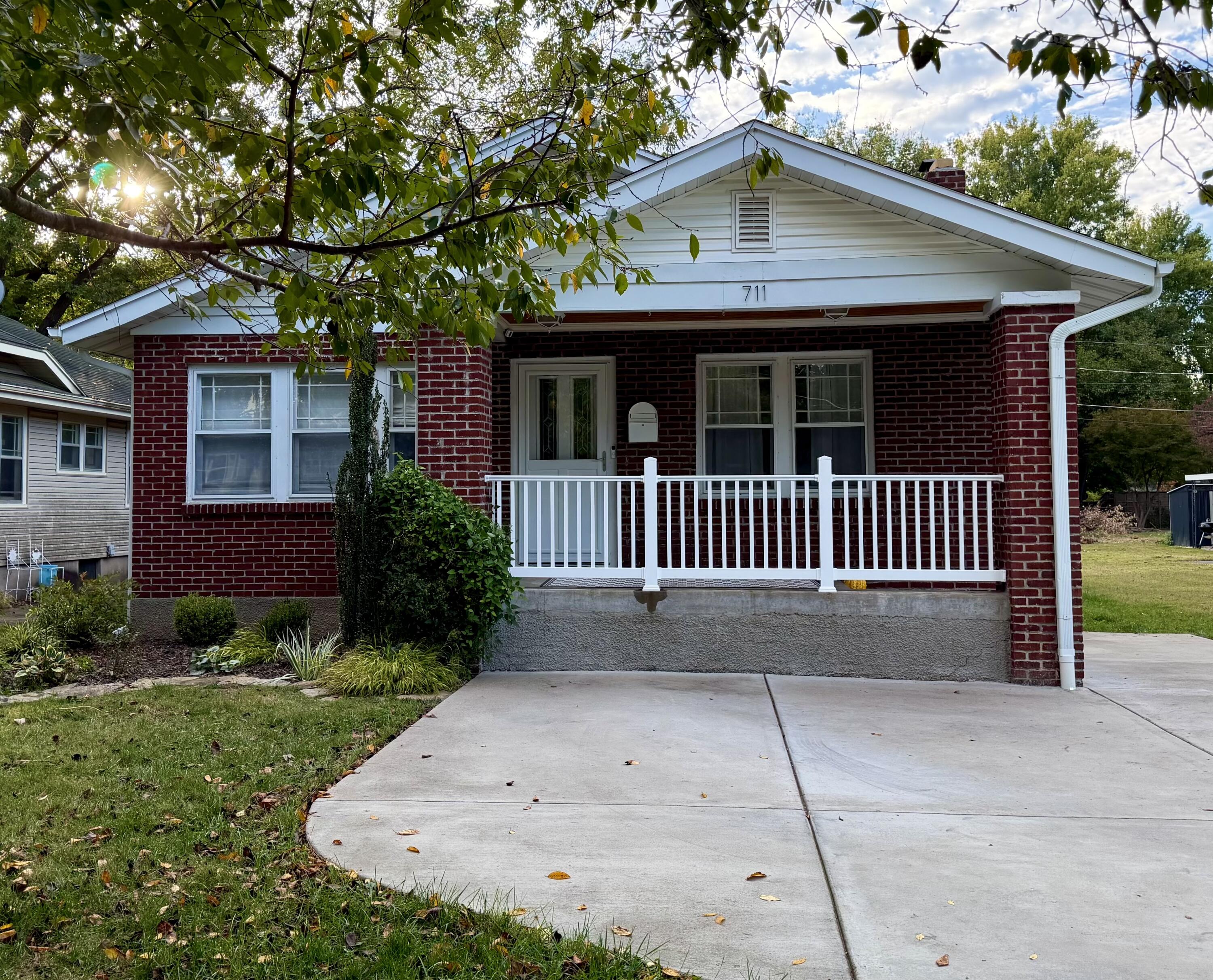 711 S Fremont Avenue, Springfield MO 65804