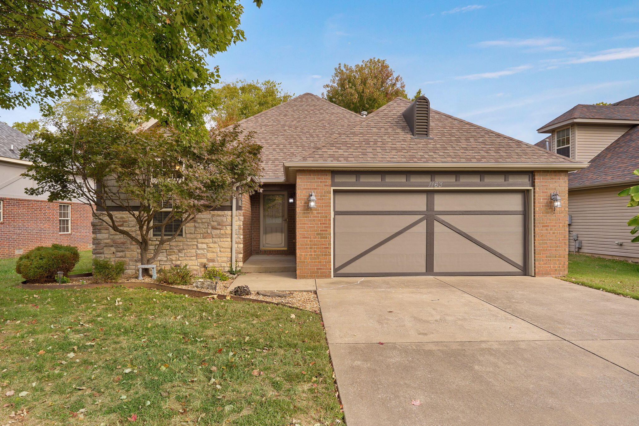 1163 S Maple Grove Avenue, Springfield MO 65804