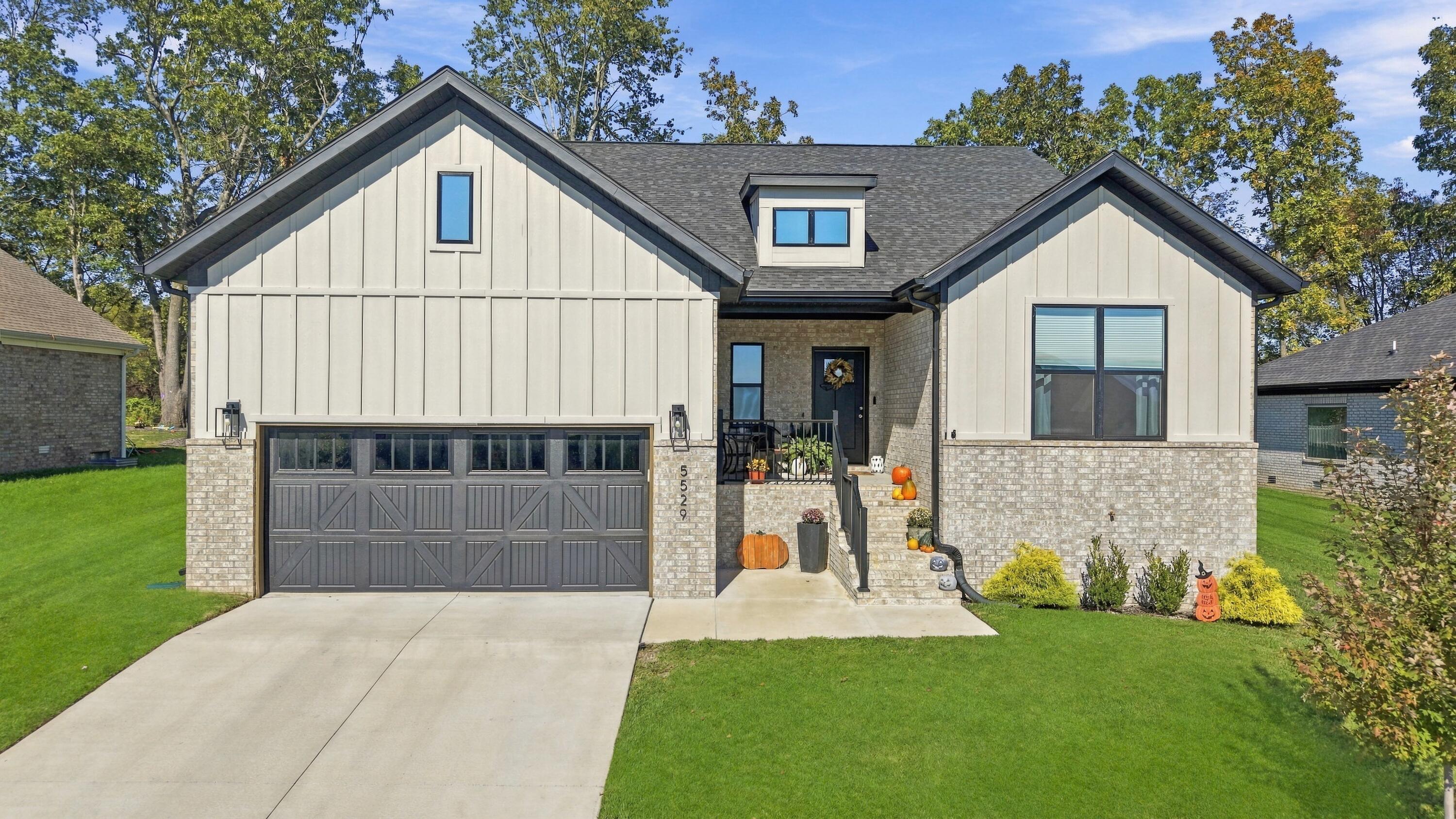 5529 E Wild Horse Drive, Springfield MO 65802